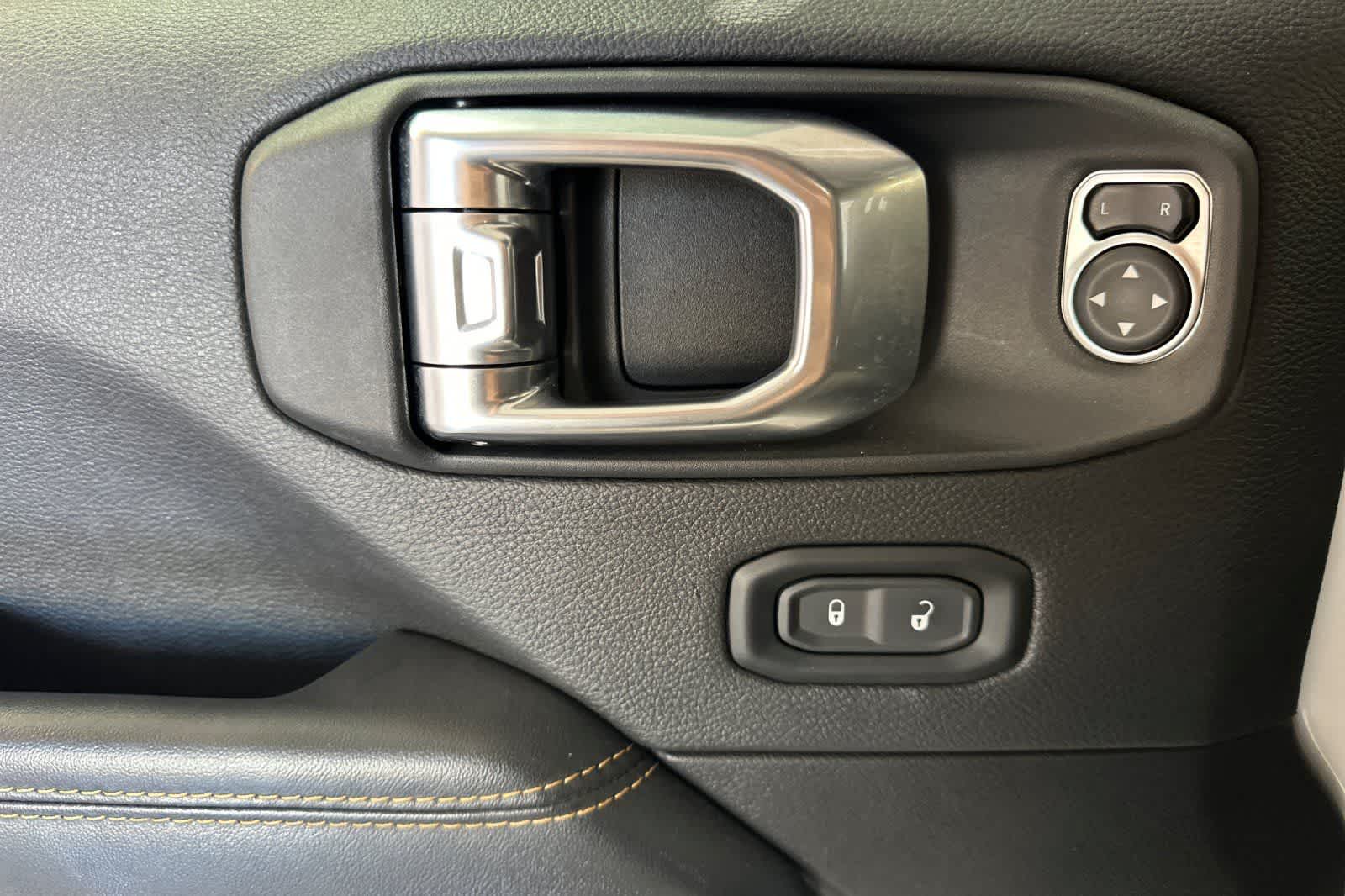 Thumbnail: 2025 Jeep Wrangler - 15