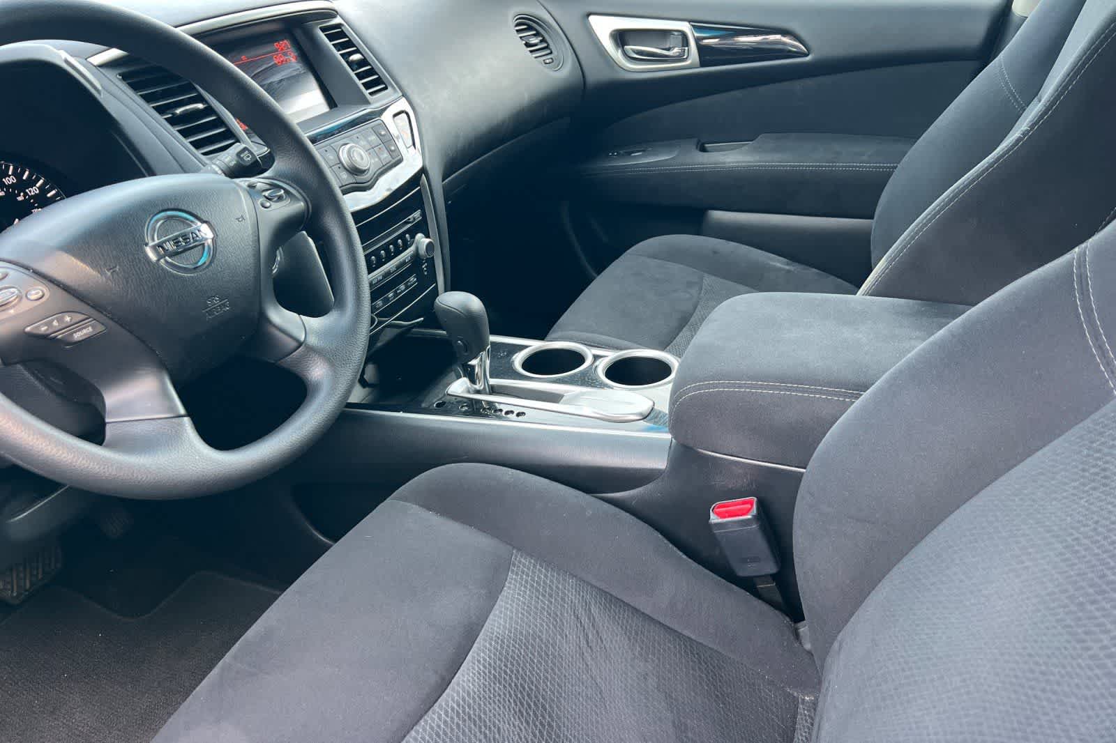 Thumbnail: 2015 Nissan Pathfinder - 14