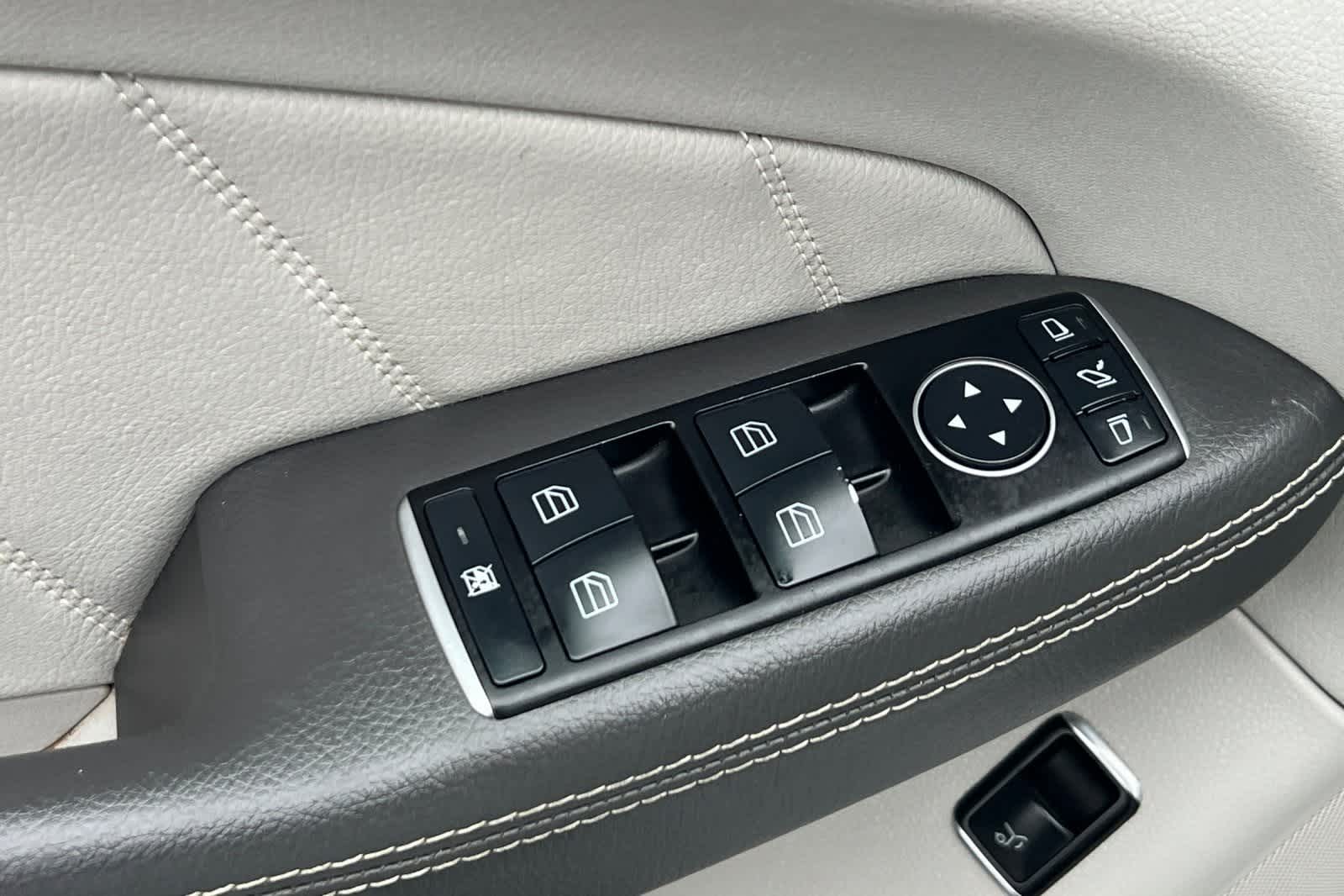 Thumbnail: 2016 Mercedes-Benz GL-Class - 14