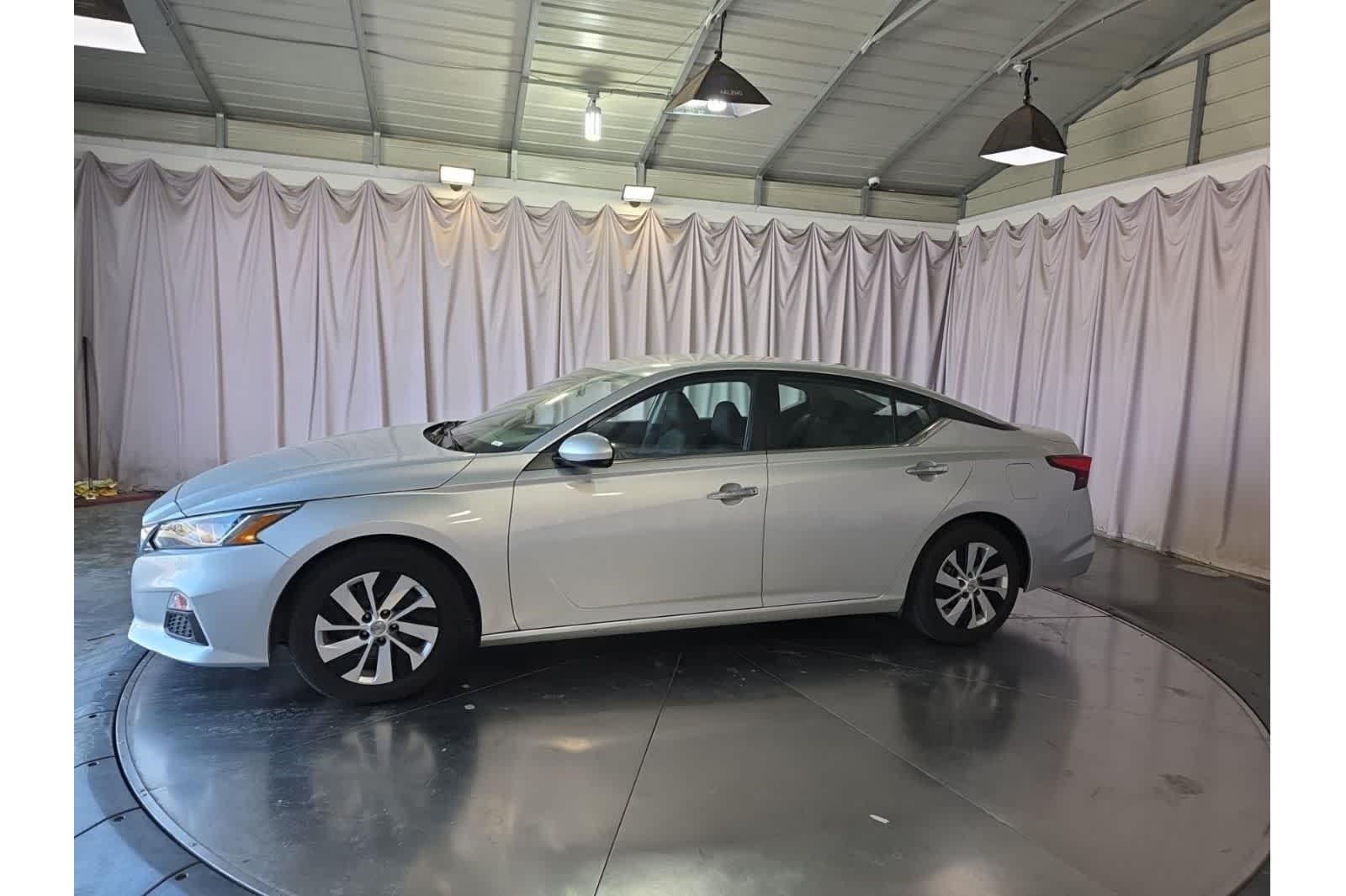 Thumbnail: 2020 Nissan Altima - 4