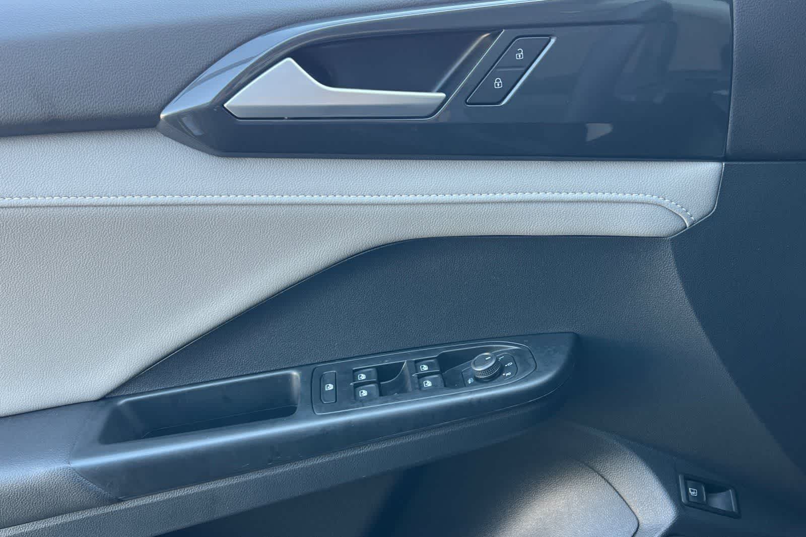 Thumbnail: 2023 Volkswagen Taos - 15