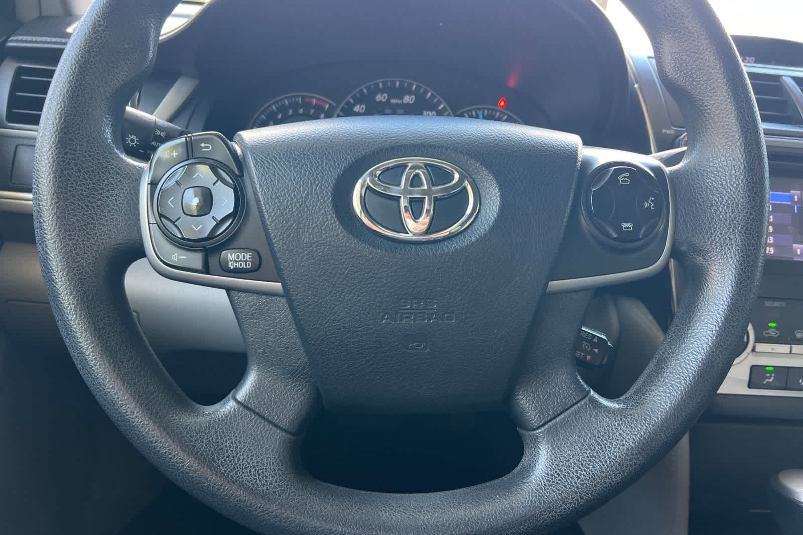 Thumbnail: 2014 Toyota Camry - 23