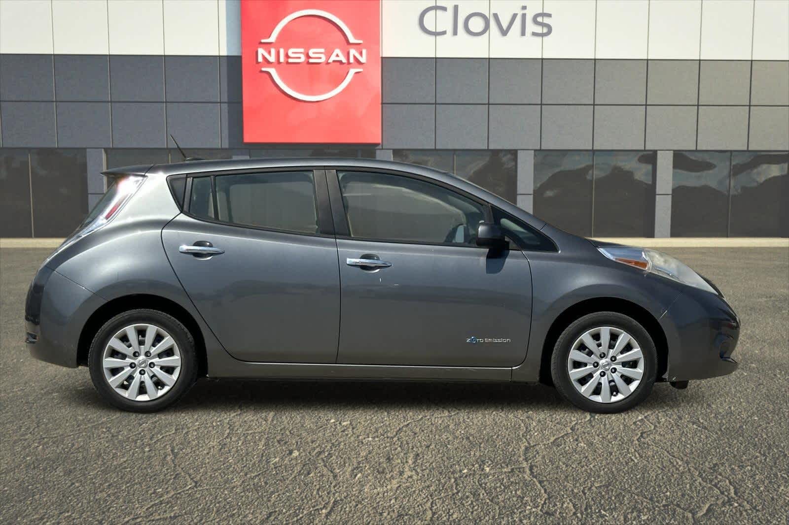 Thumbnail: 2015 Nissan Leaf - 9