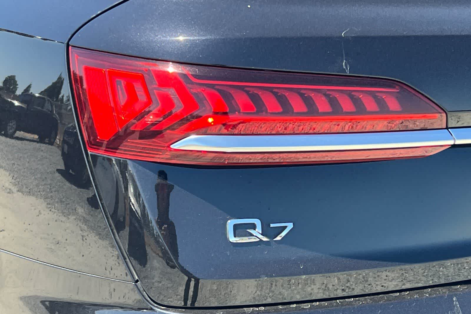 Thumbnail: 2021 Audi Q7 - 13