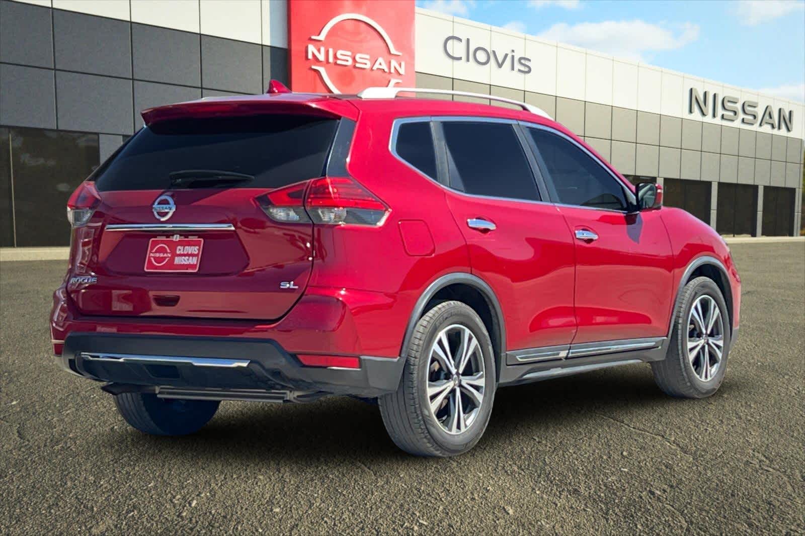 Thumbnail: 2017 Nissan Rogue - 3