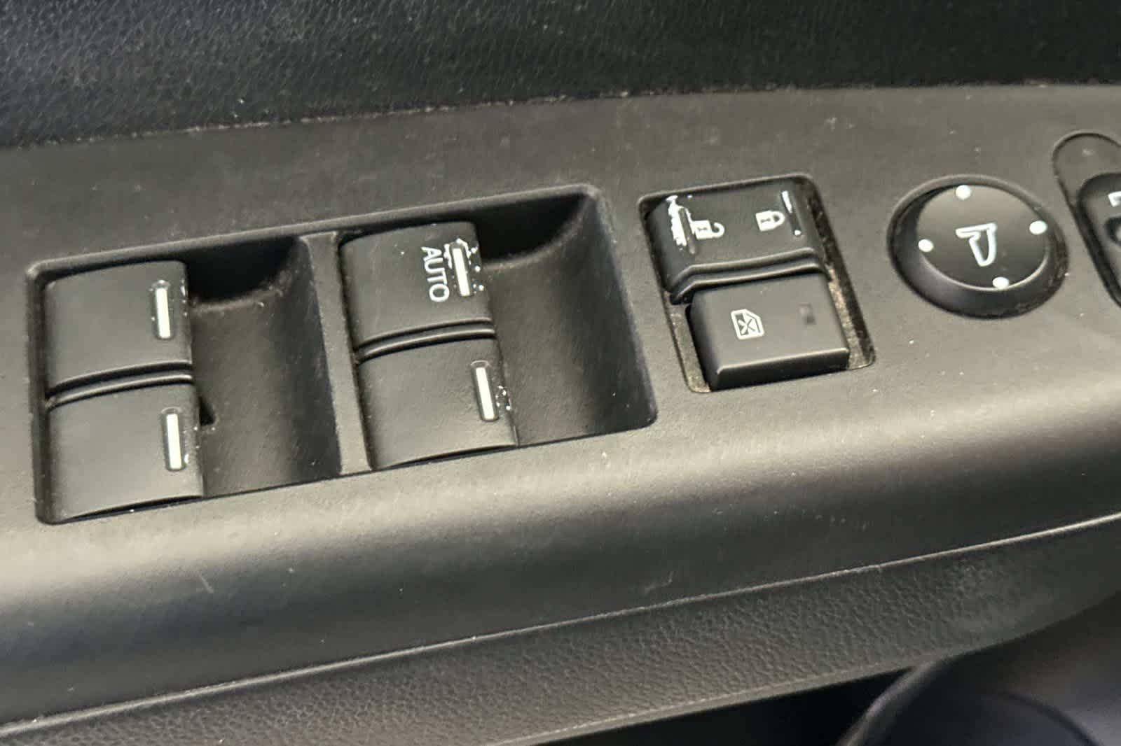 Thumbnail: 2016 Honda CR-V - 16