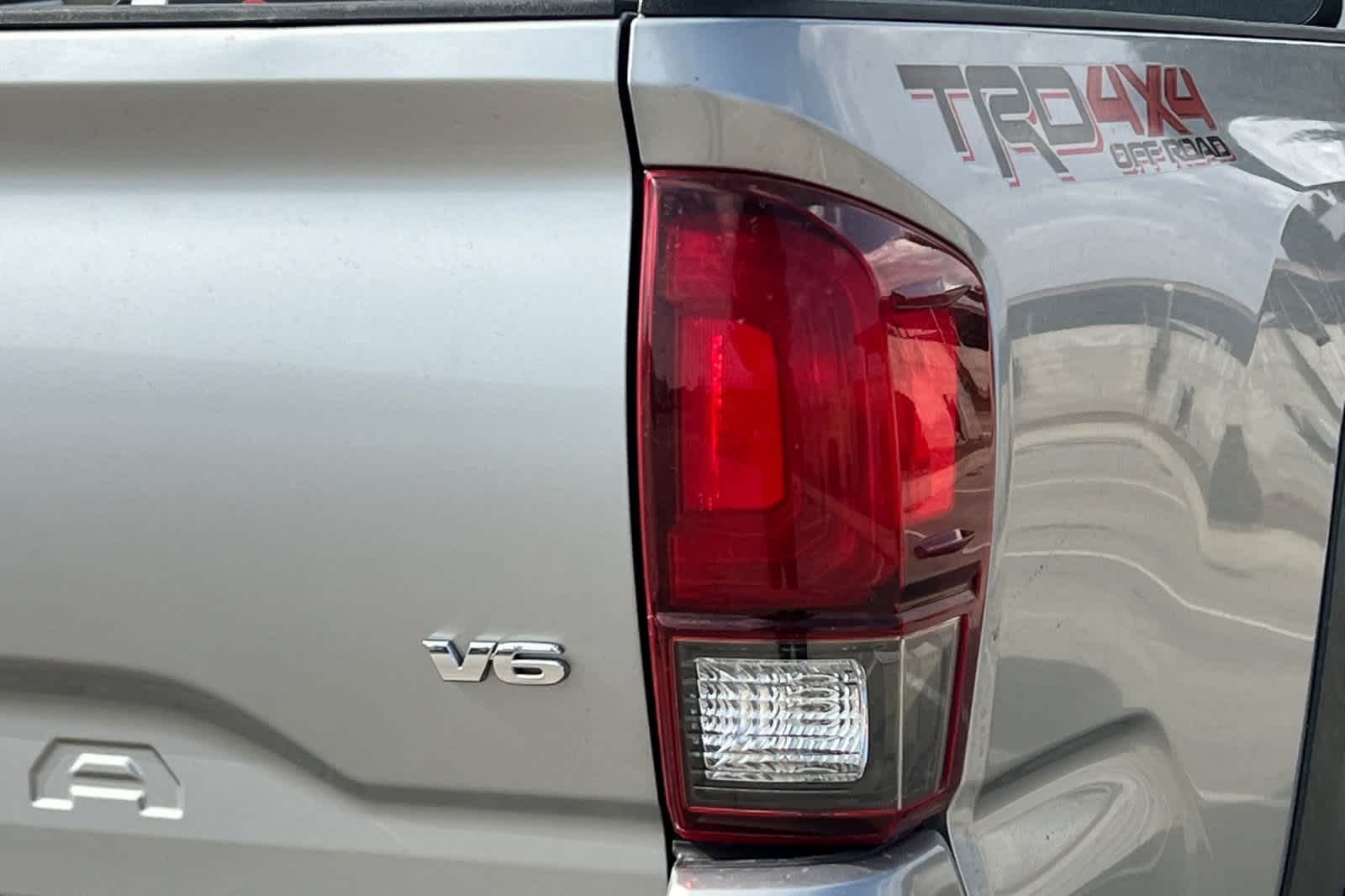 Thumbnail: 2018 Toyota Tacoma - 13