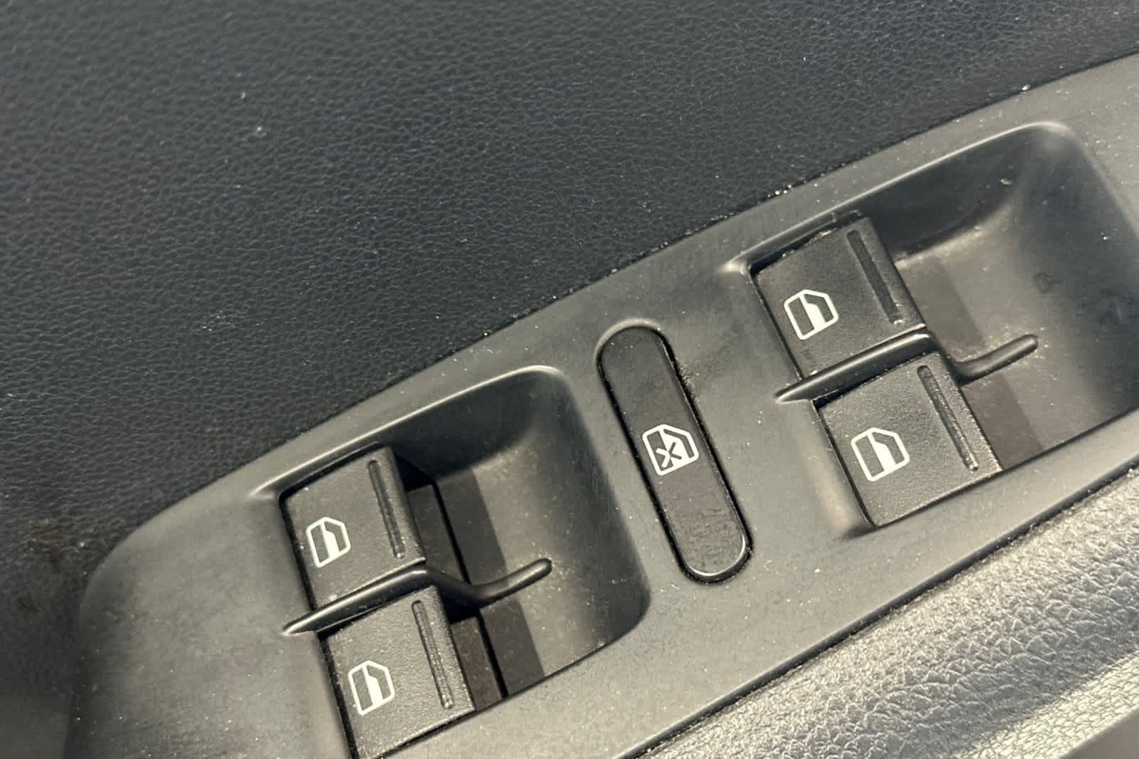 Thumbnail: 2015 Volkswagen Jetta - 16