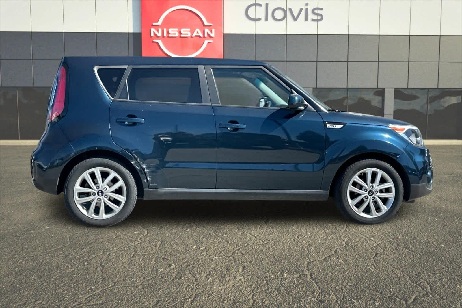 Thumbnail: 2017 Kia Soul - 9