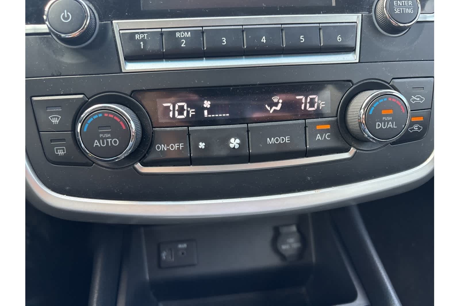 Thumbnail: 2017 Nissan Altima - 18