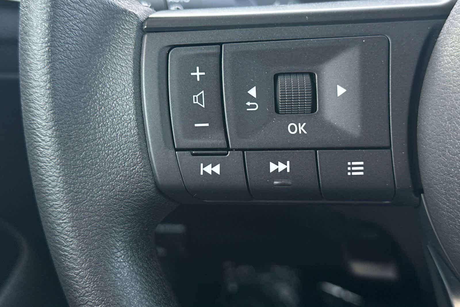 Thumbnail: 2026 Nissan Kicks - 24