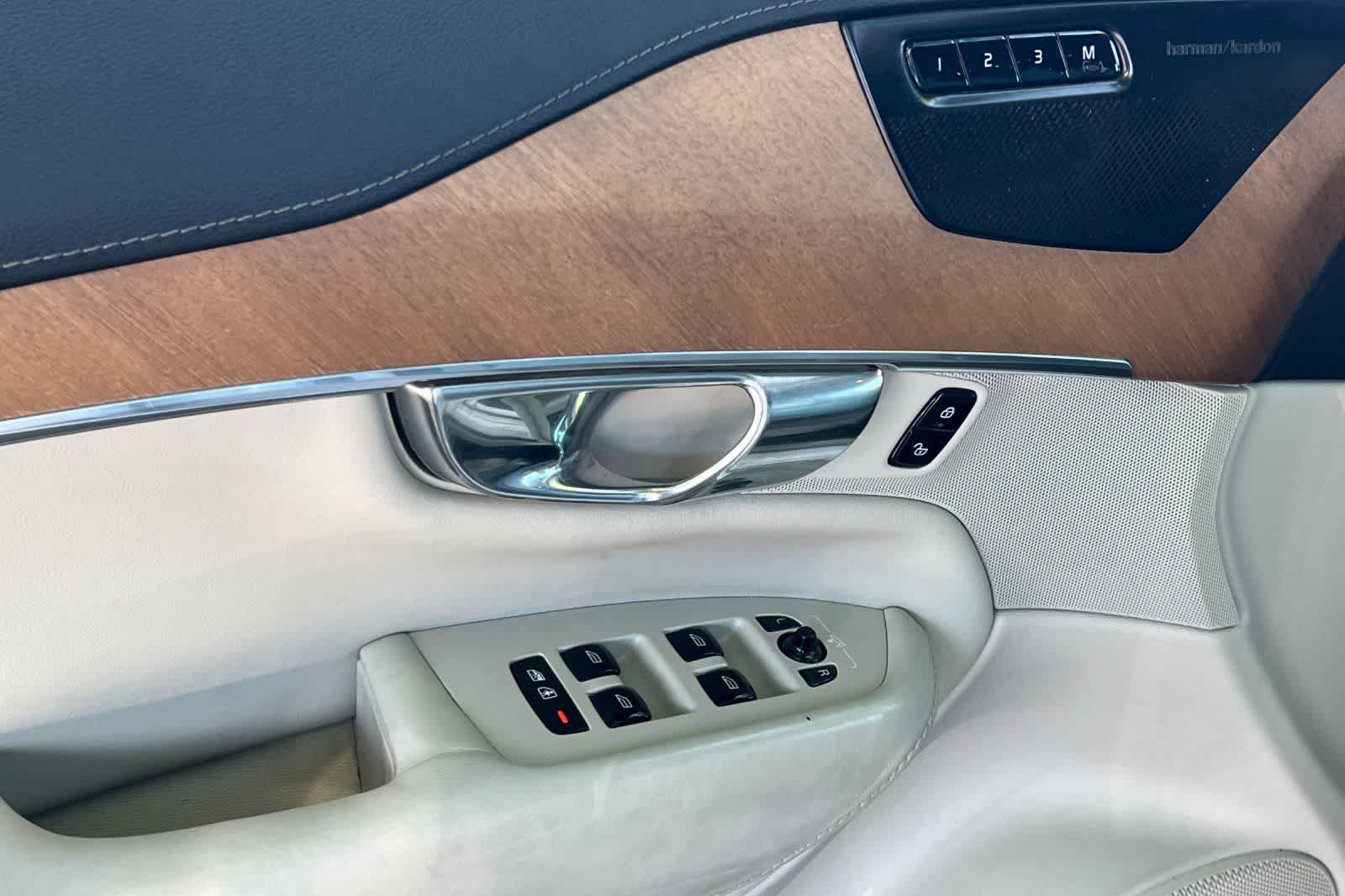 Thumbnail: 2020 Volvo XC90 - 15