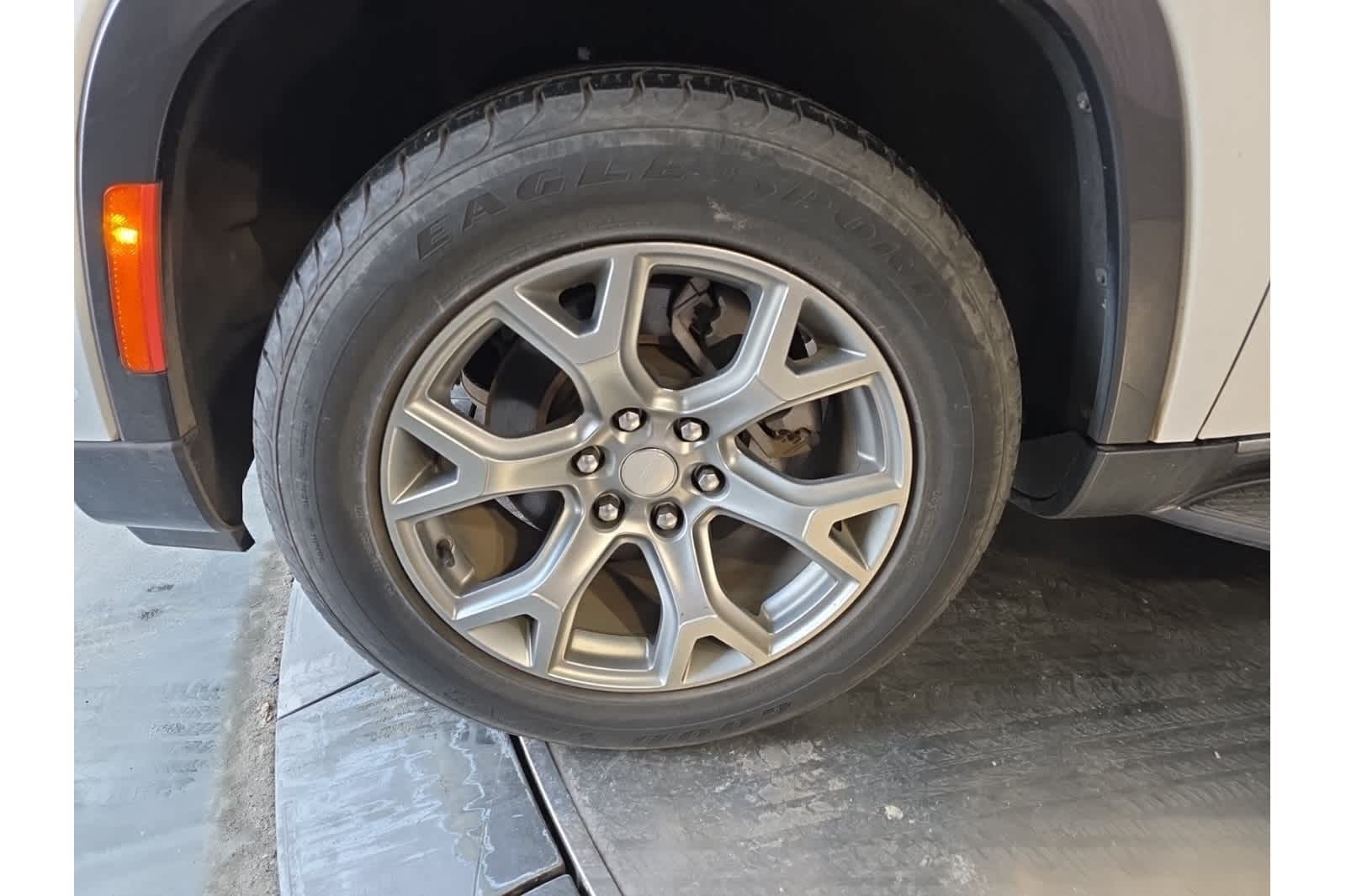 Thumbnail: 2022 Jeep Wagoneer - 3