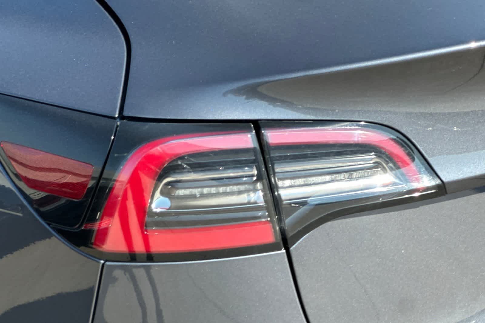 Thumbnail: 2022 Tesla Model 3 - 13