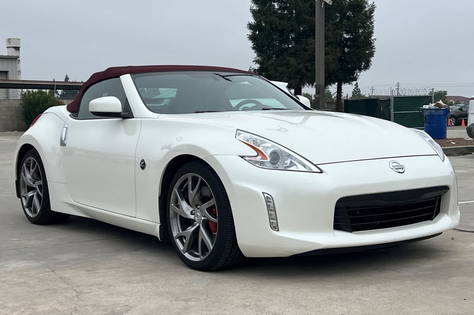 Thumbnail: 2015 Nissan Z - 10