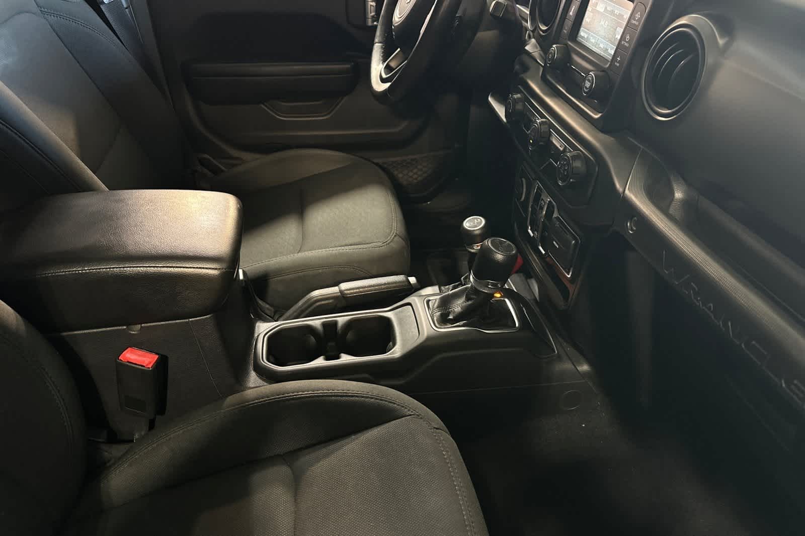 Thumbnail: 2019 Jeep Wrangler - 19