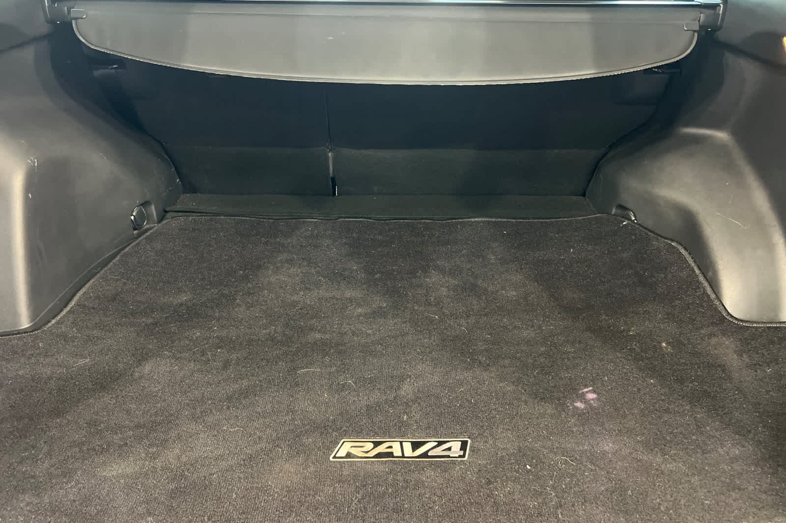 Thumbnail: 2021 Toyota RAV4 - 18