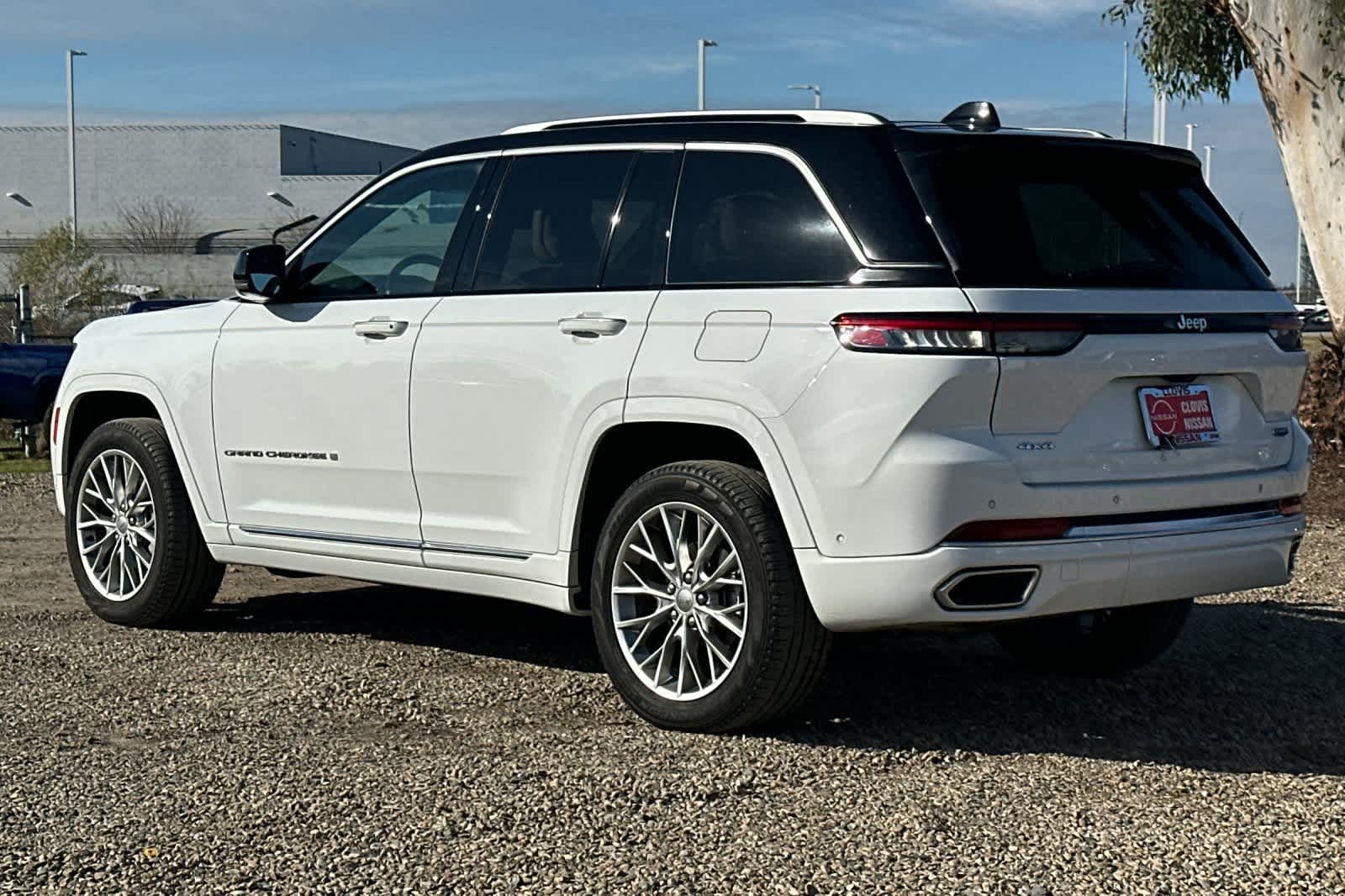 Thumbnail: 2023 Jeep Grand Cherokee - 7