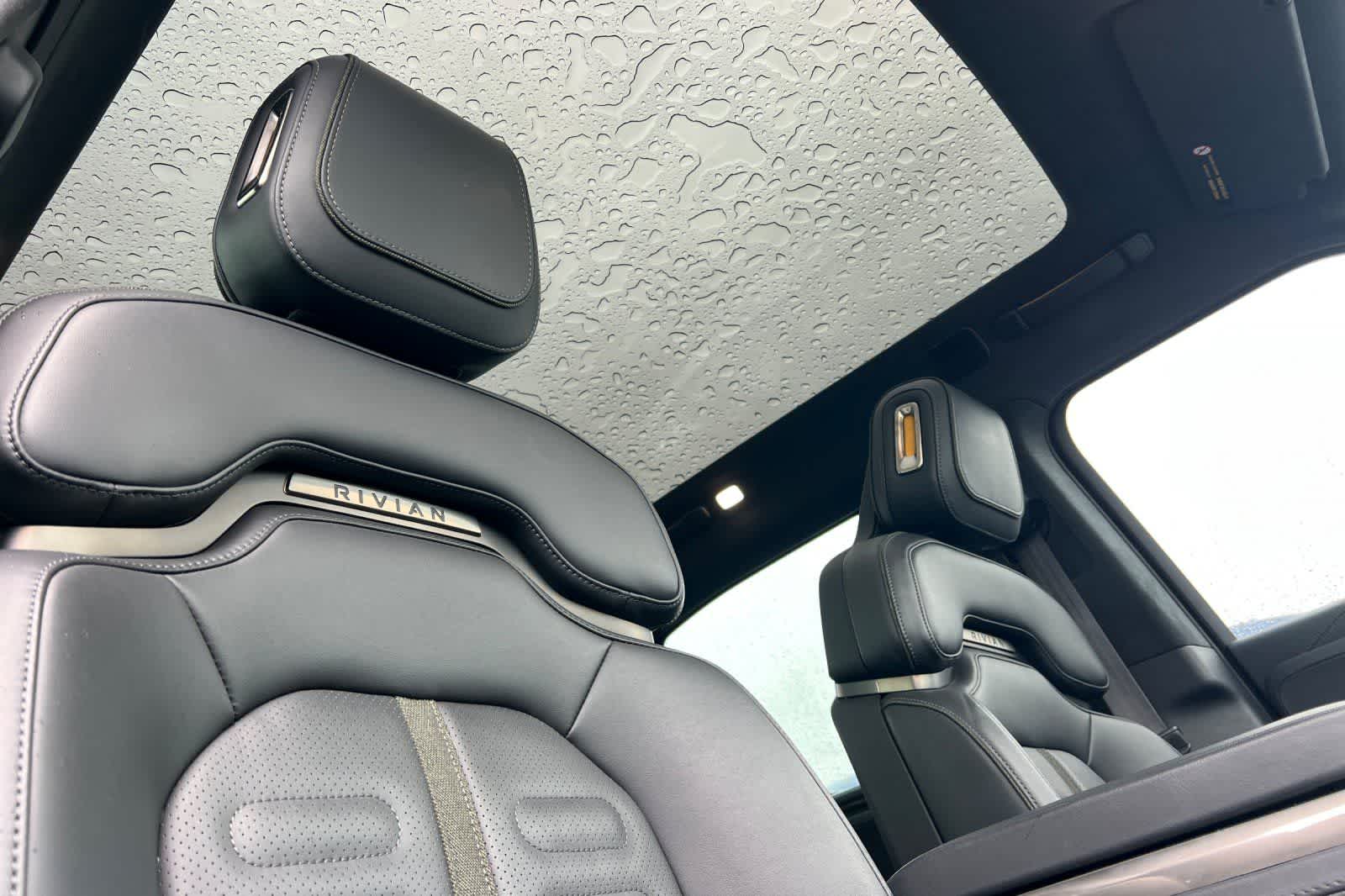 Thumbnail: 2022 Rivian R1T - 18