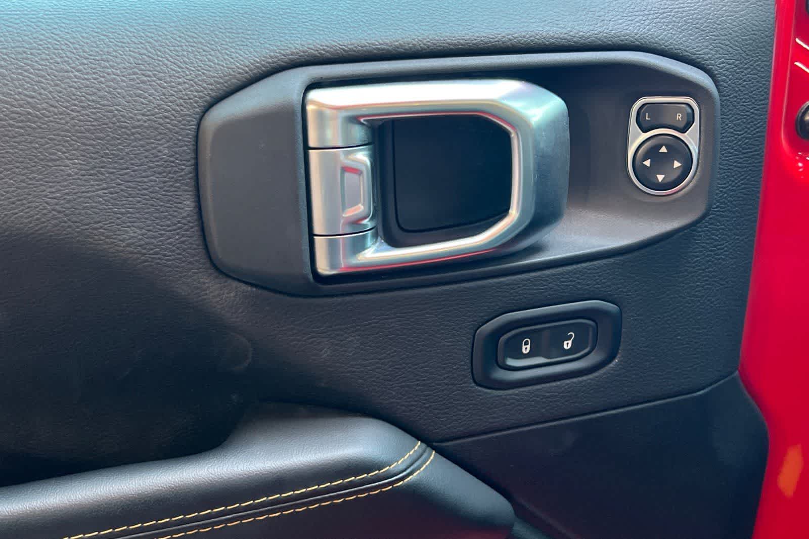 Thumbnail: 2025 Jeep Wrangler - 15