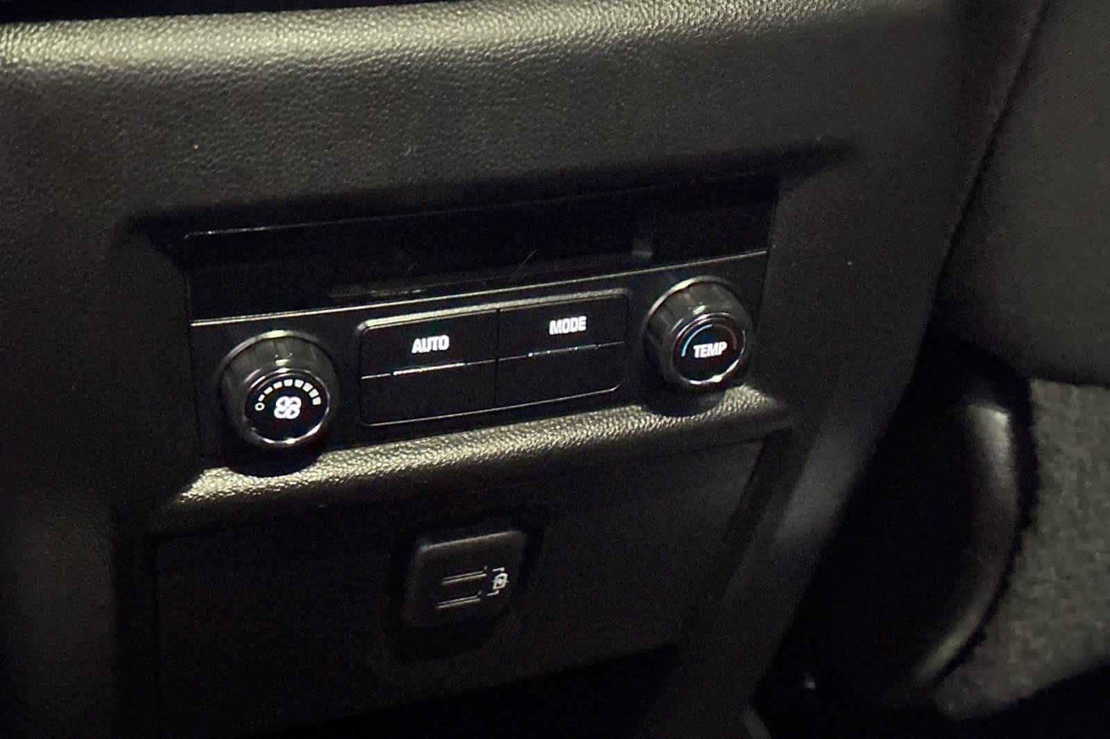 Thumbnail: 2019 Chevrolet Traverse - 15