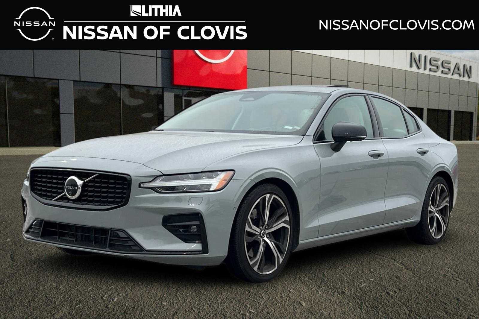 Thumbnail: 2024 Volvo S60 - 1