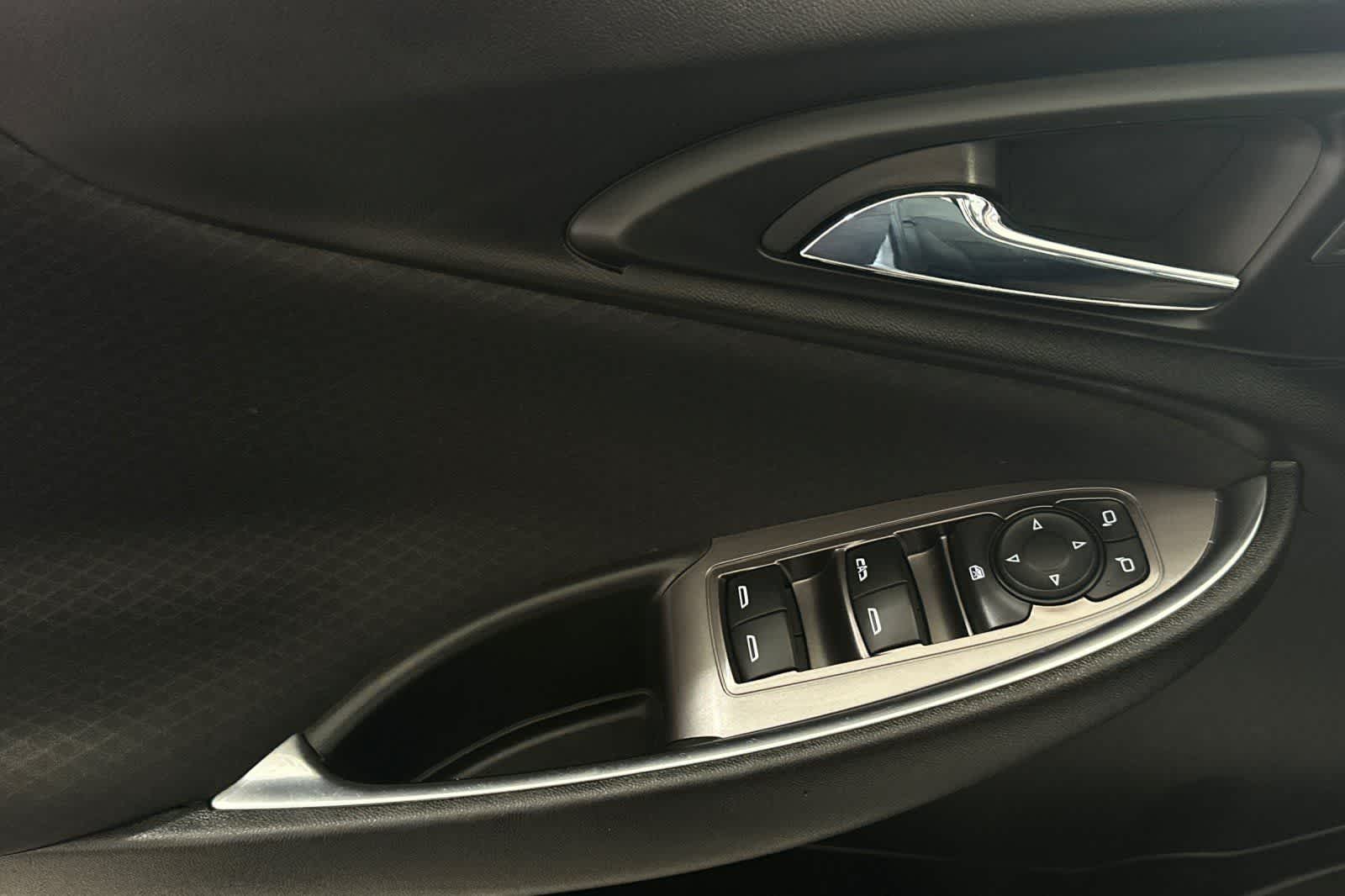 Thumbnail: 2022 Chevrolet Malibu - 13