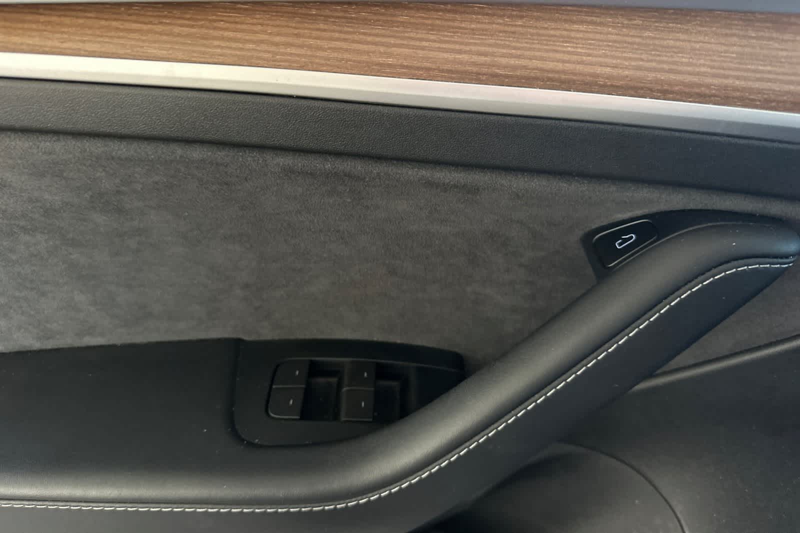 Thumbnail: 2023 Tesla Model 3 - 15