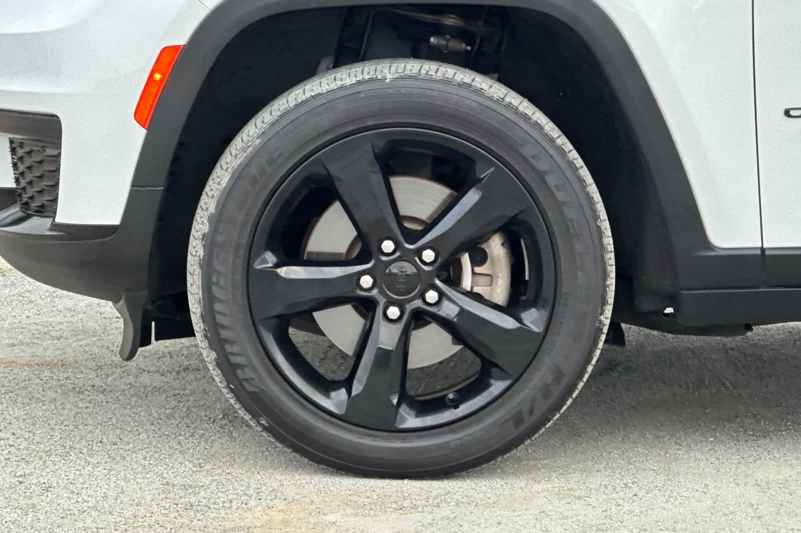 Thumbnail: 2023 Jeep Grand Cherokee - 12