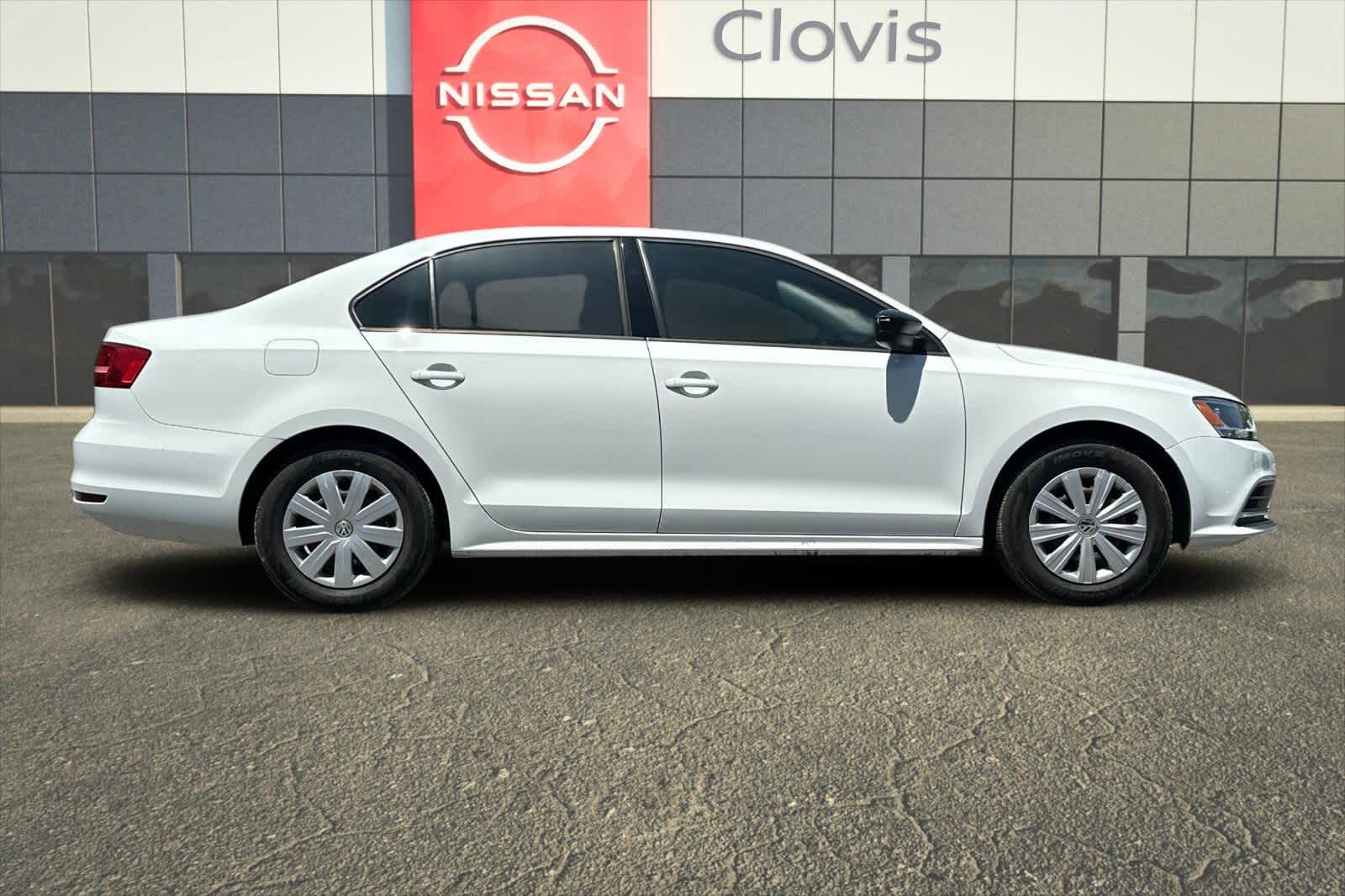 Thumbnail: 2015 Volkswagen Jetta - 9