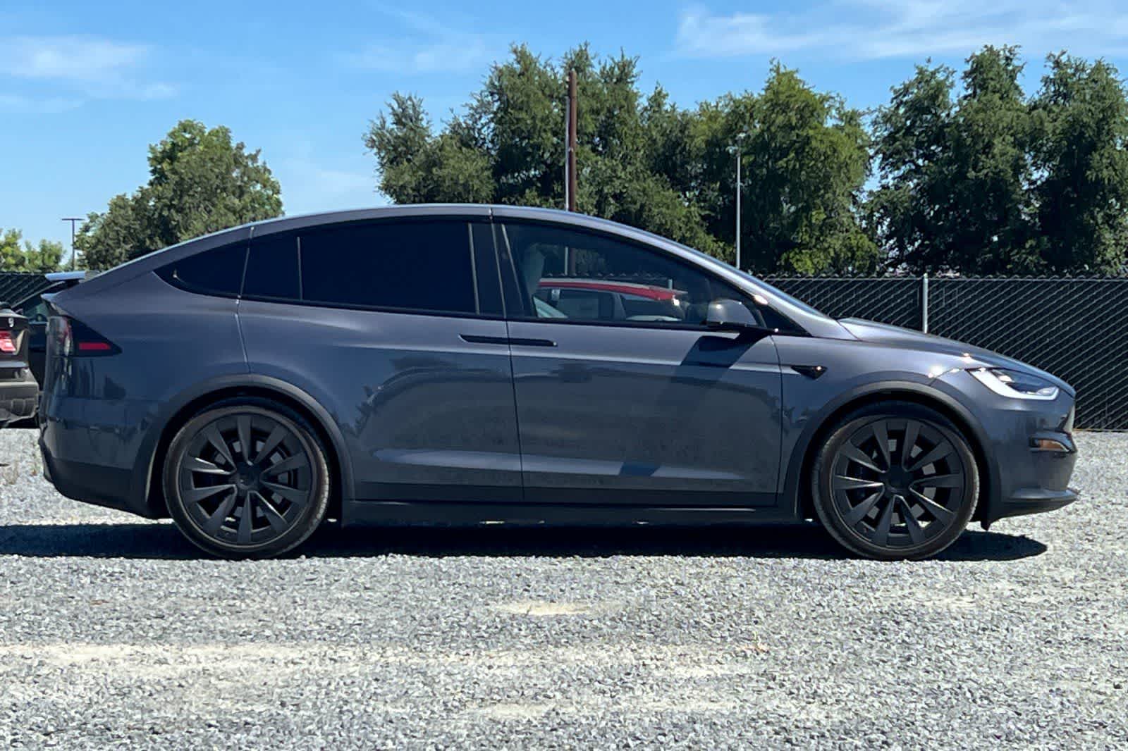 Thumbnail: 2022 Tesla Model X - 9