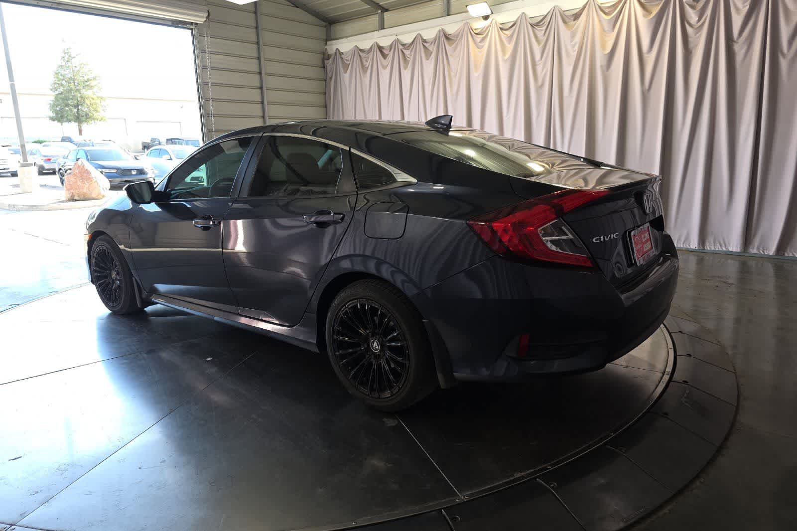 Thumbnail: 2016 Honda Civic - 6