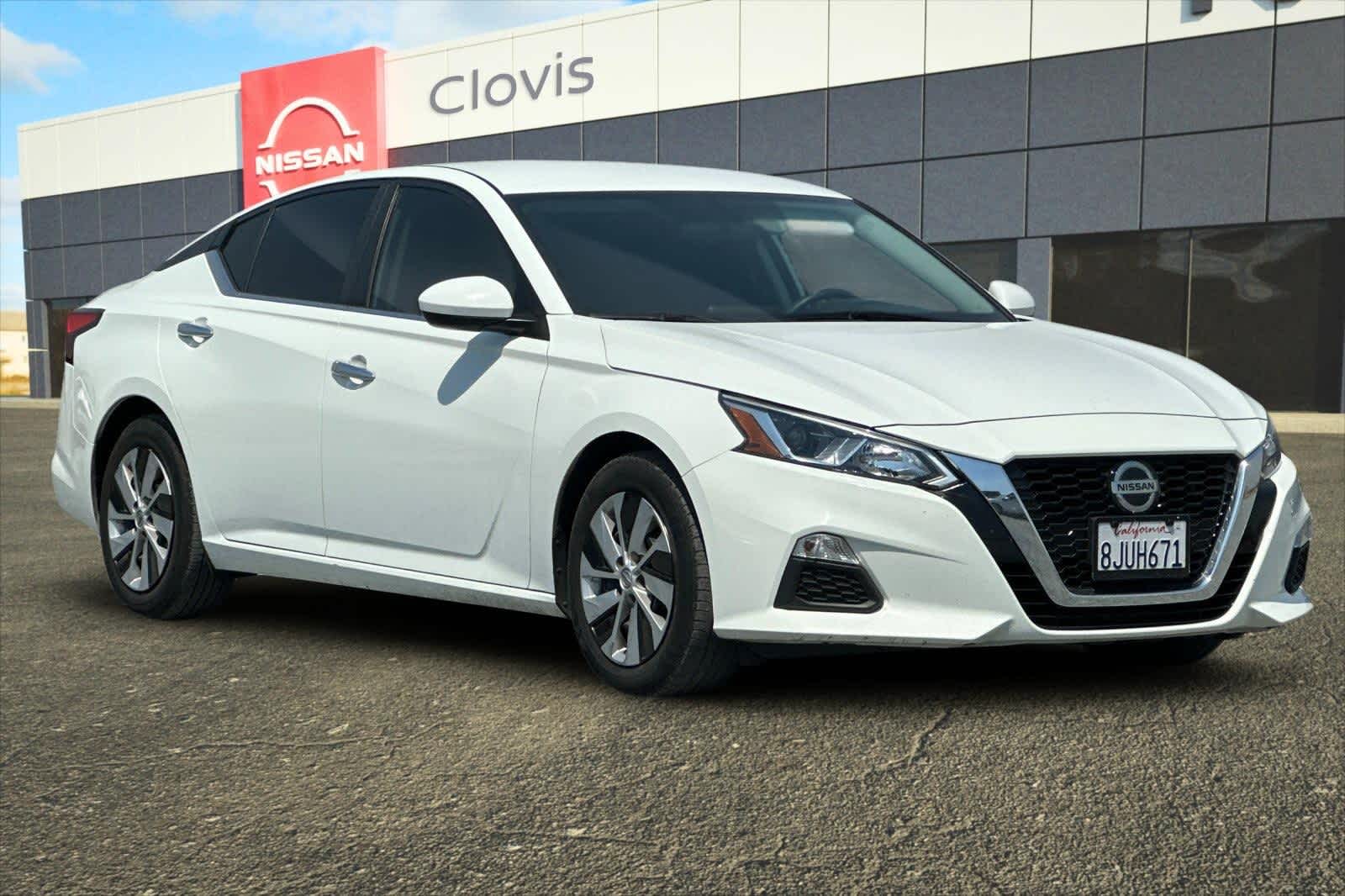Thumbnail: 2019 Nissan Altima - 10