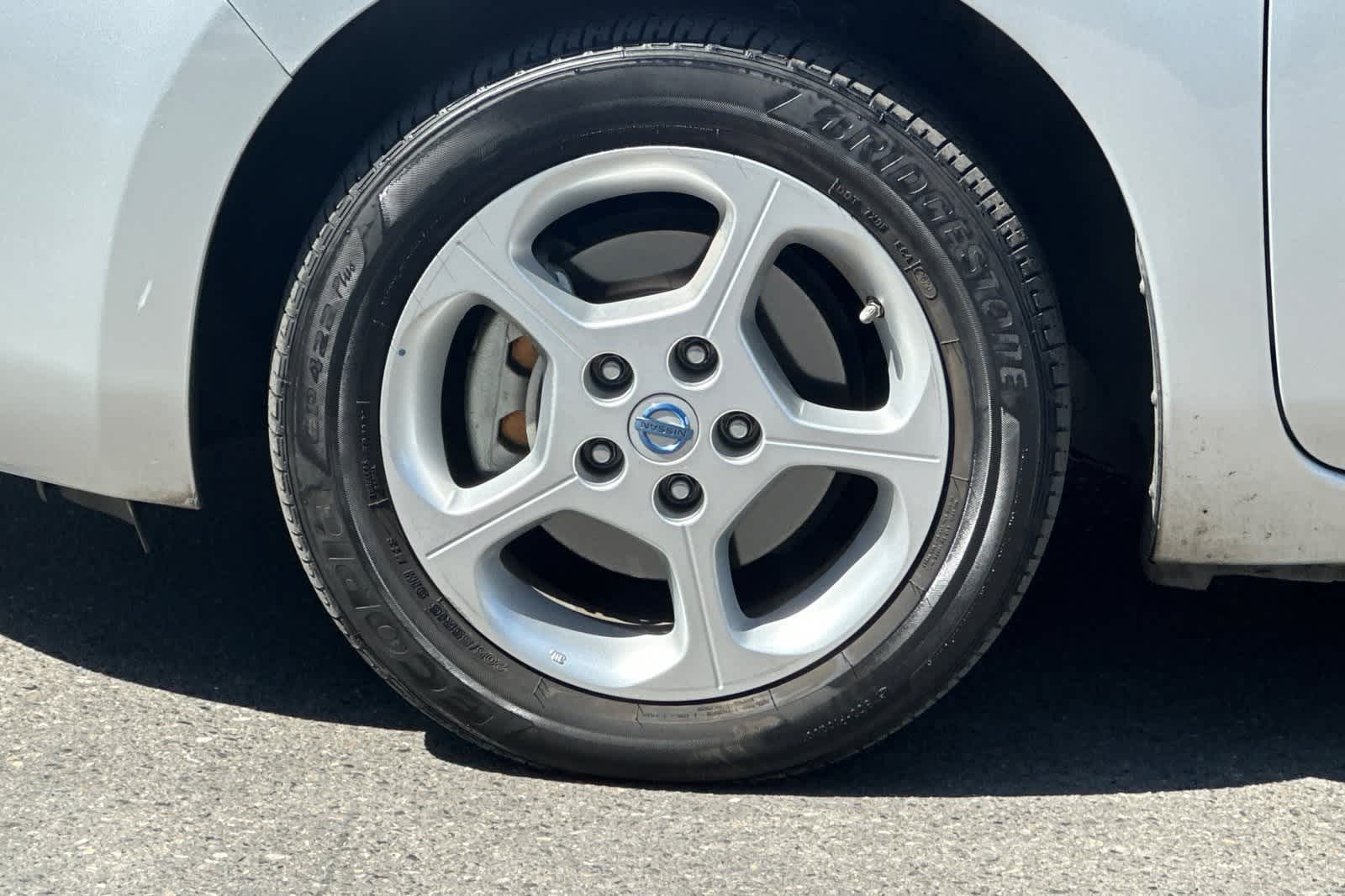 Thumbnail: 2011 Nissan Leaf - 12