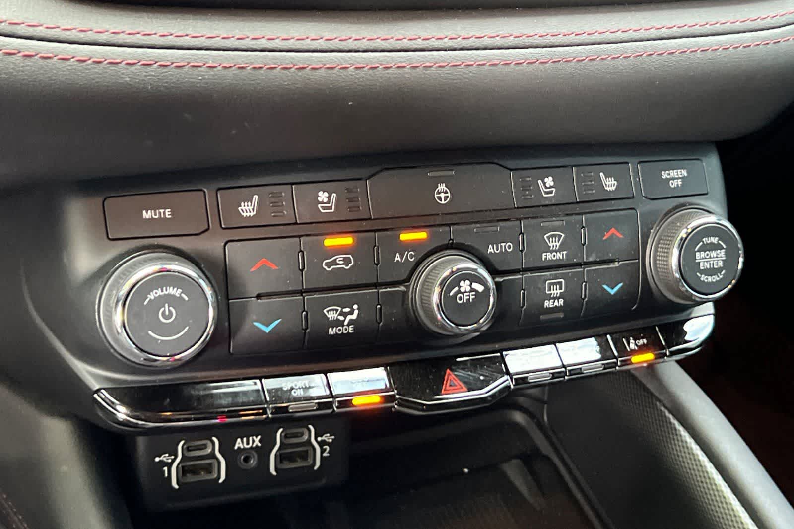 Thumbnail: 2022 Dodge Durango - 24