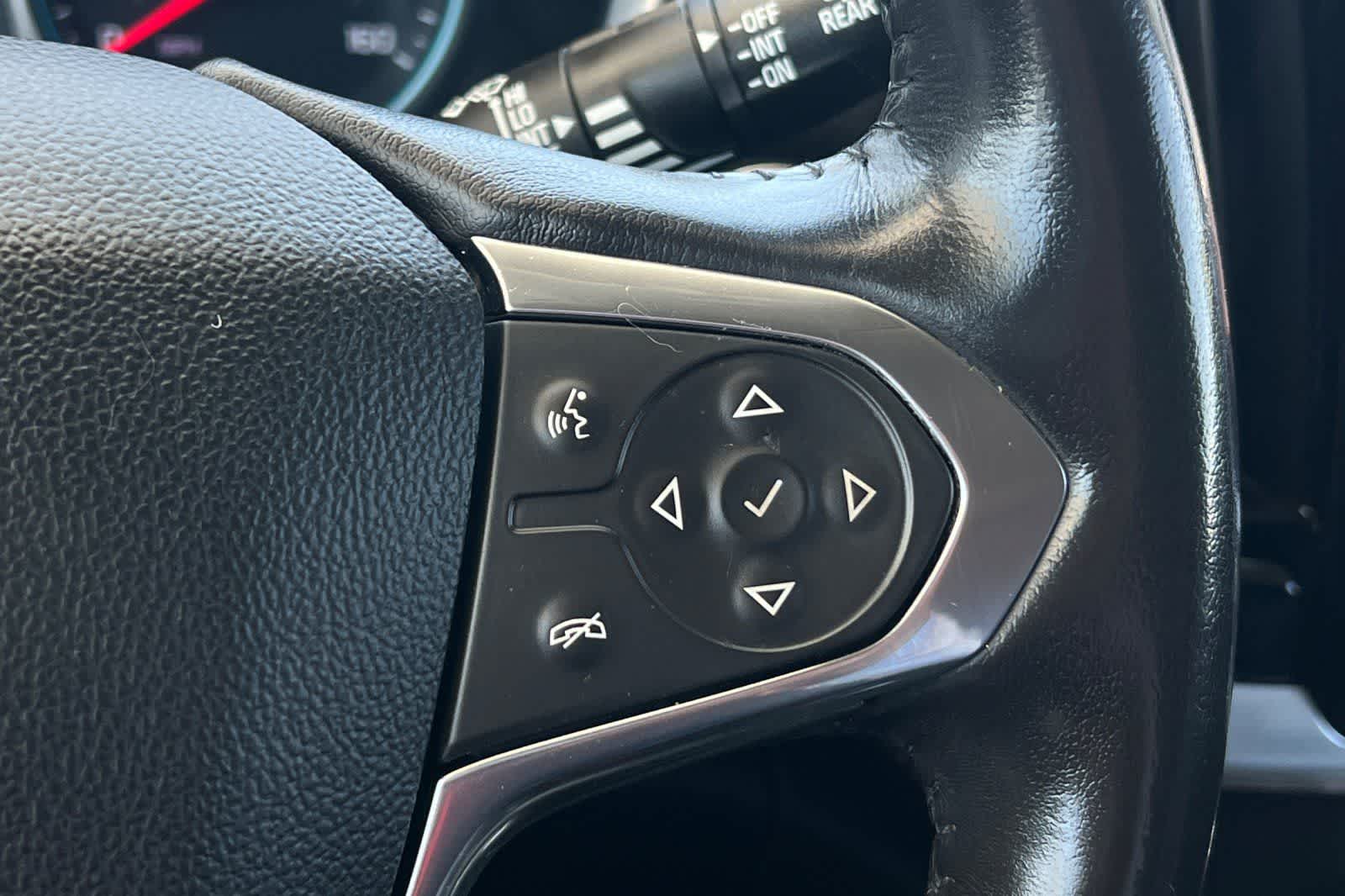 Thumbnail: 2020 Chevrolet Traverse - 32