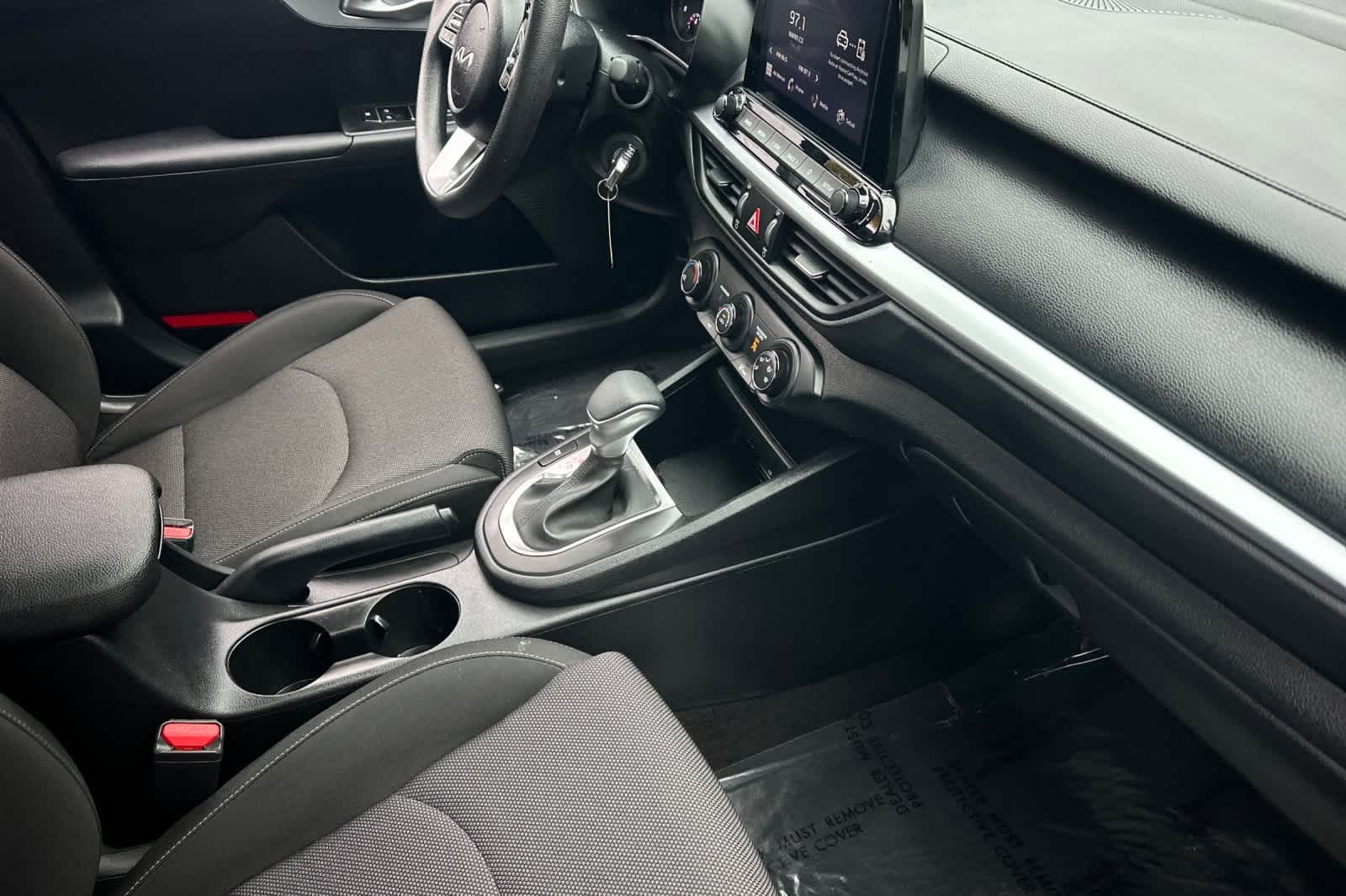 Thumbnail: 2024 Kia Forte - 17