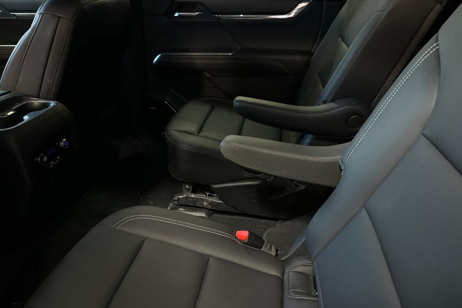 Thumbnail: 2024 GMC Acadia - 5
