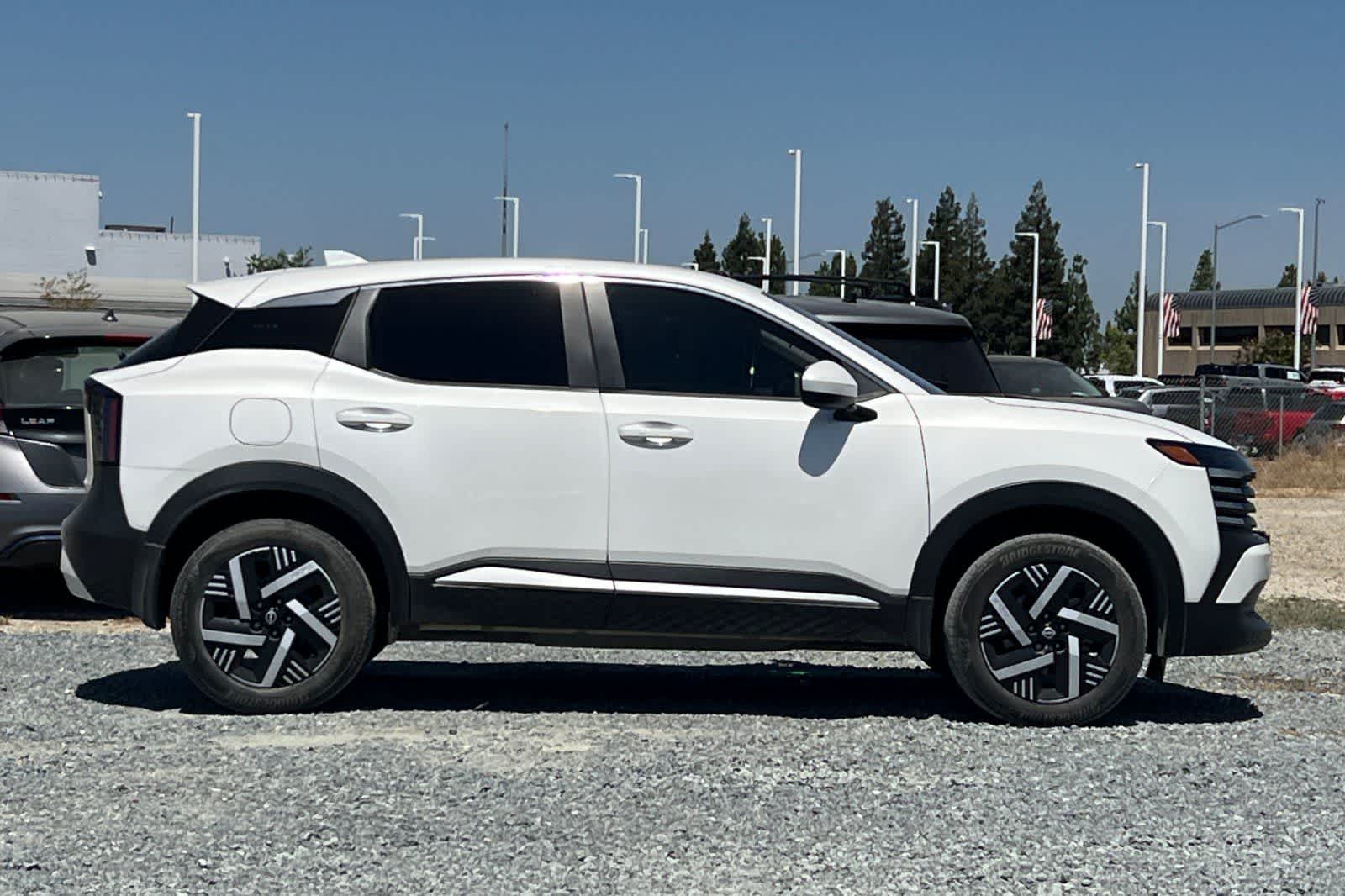 Thumbnail: 2025 Nissan Kicks - 9