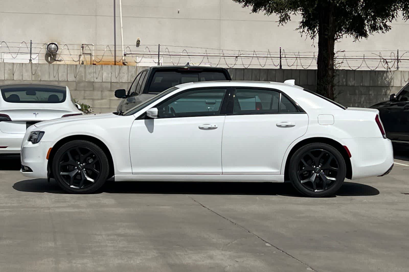 Thumbnail: 2023 Chrysler 300 - 6