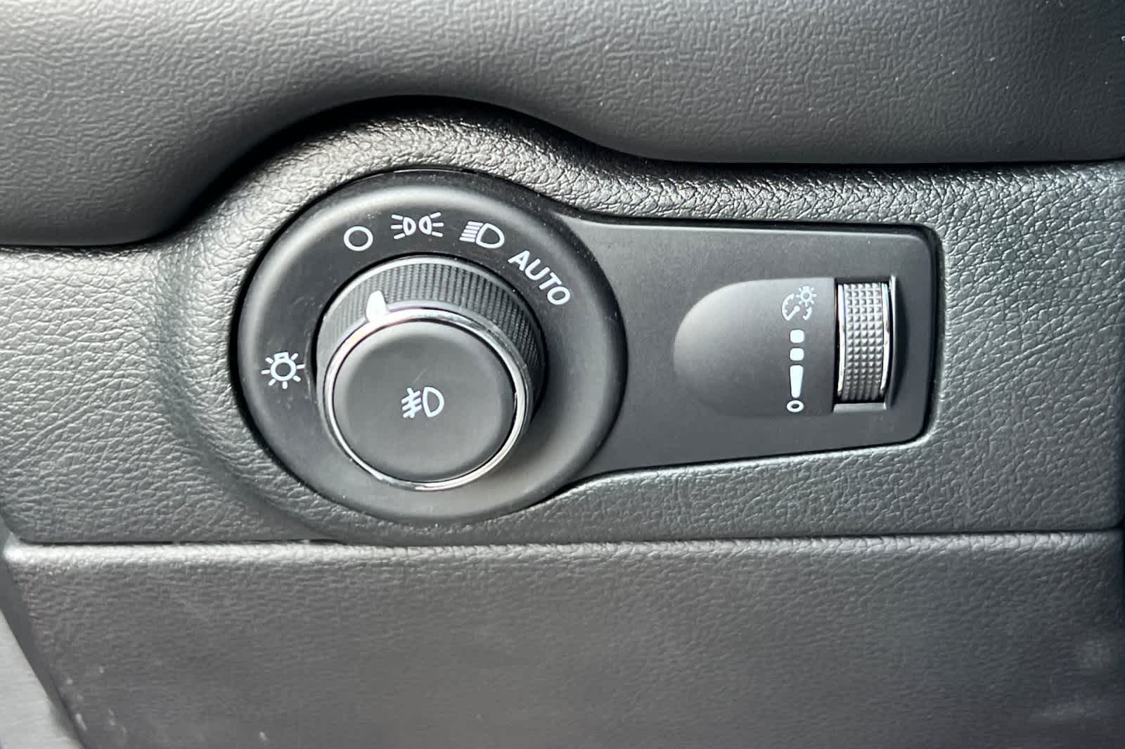 Thumbnail: 2022 Dodge Durango - 34