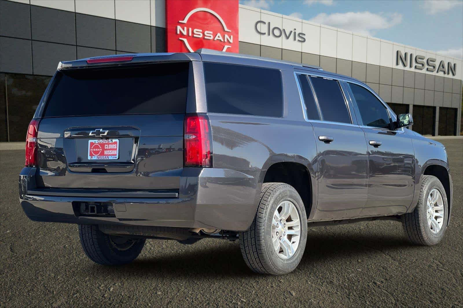 Thumbnail: 2017 Chevrolet Suburban - 3