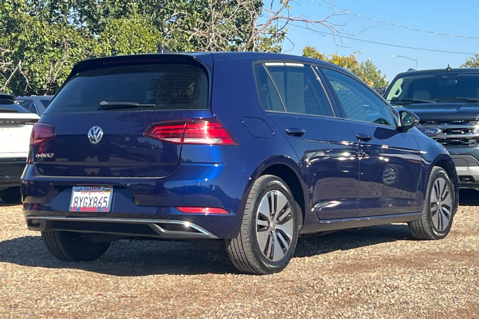 Thumbnail: 2018 Volkswagen e-Golf - 3