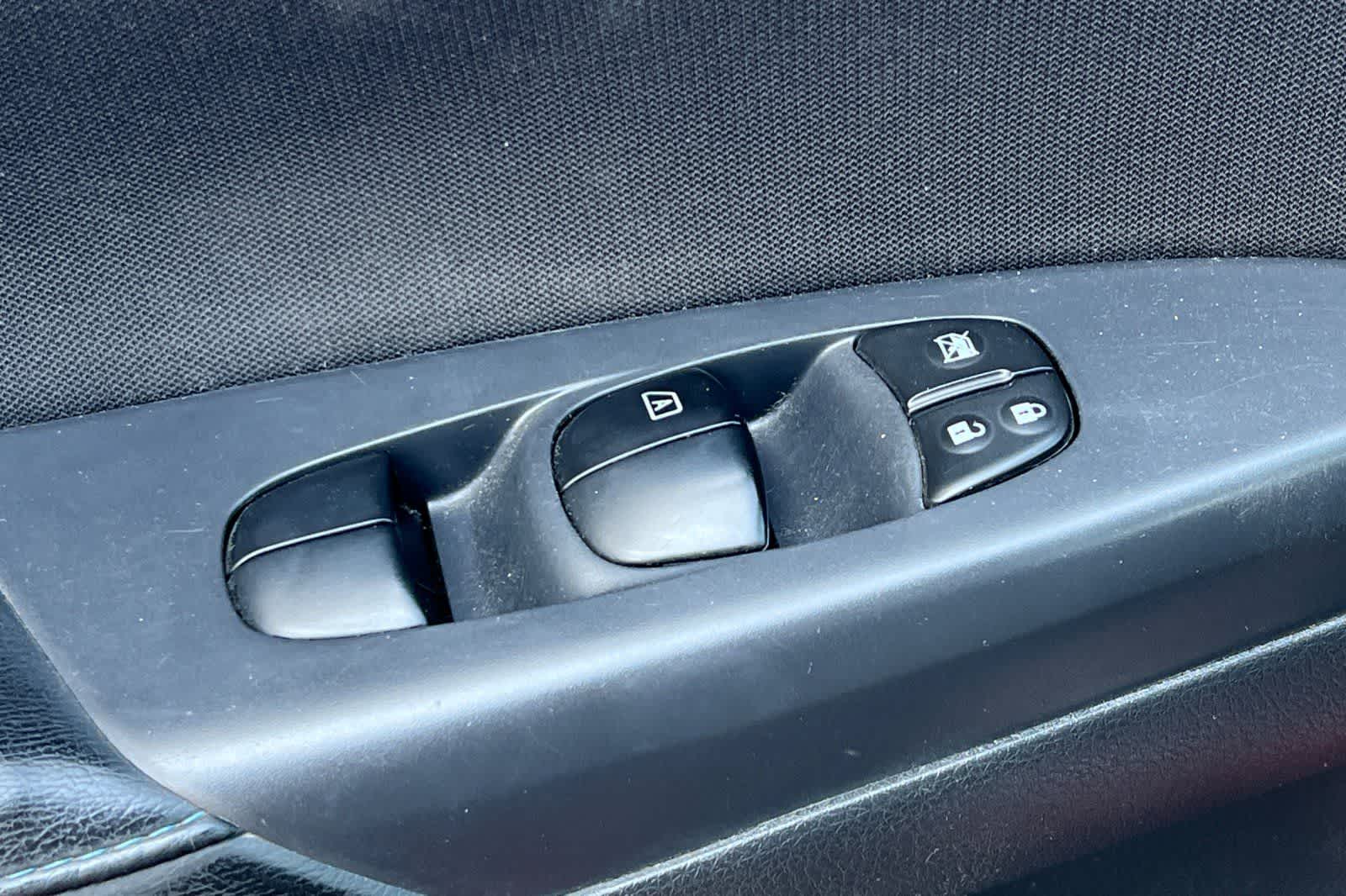 Thumbnail: 2016 Nissan Sentra - 29