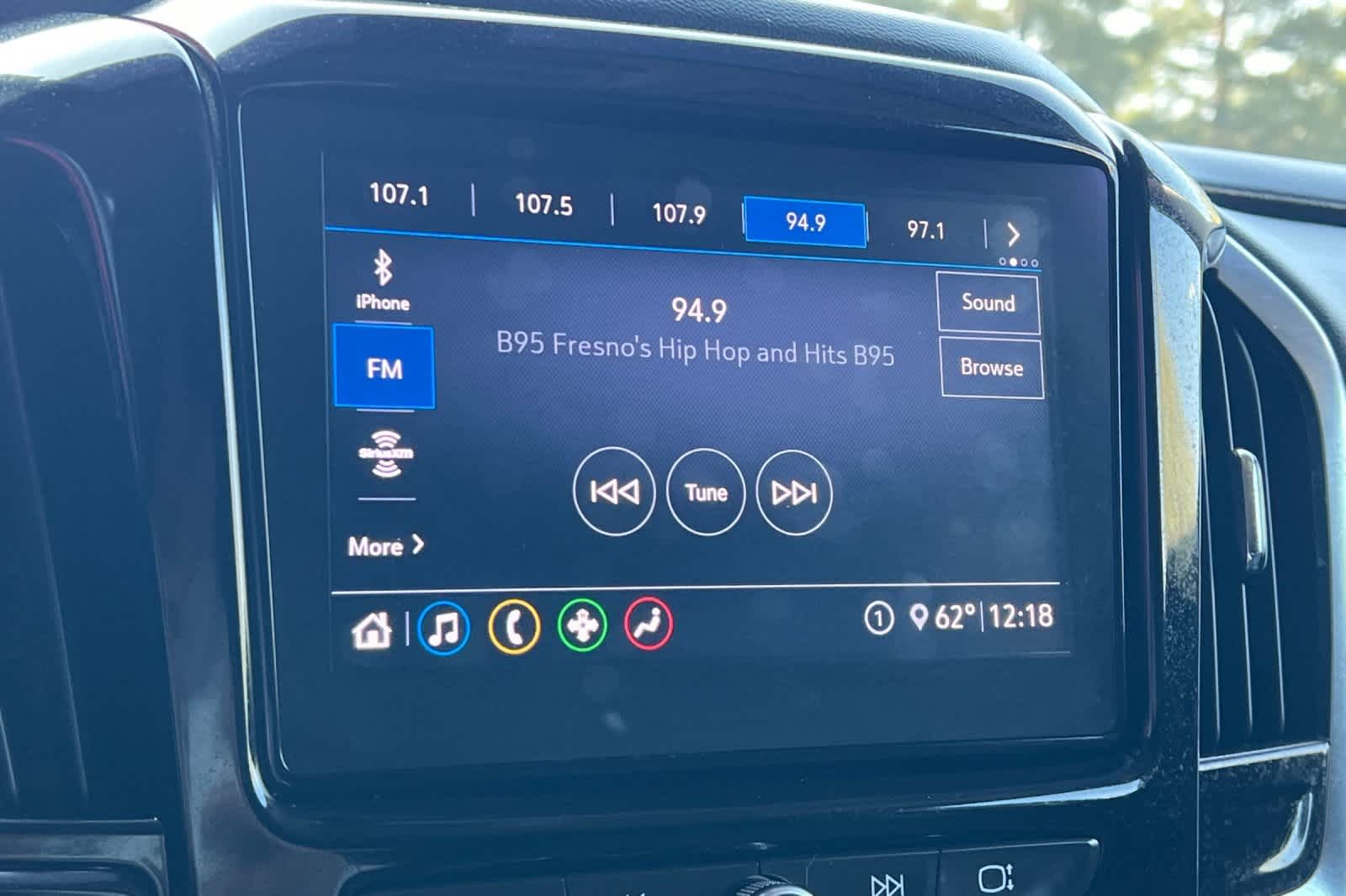 Thumbnail: 2020 Chevrolet Traverse - 23