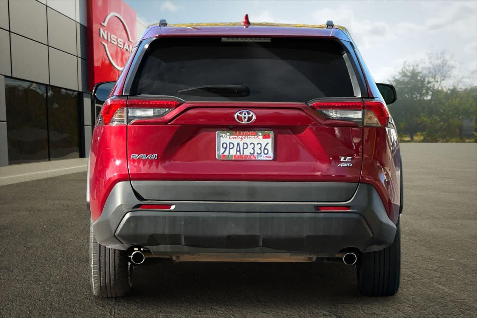 Thumbnail: 2021 Toyota RAV4 - 8