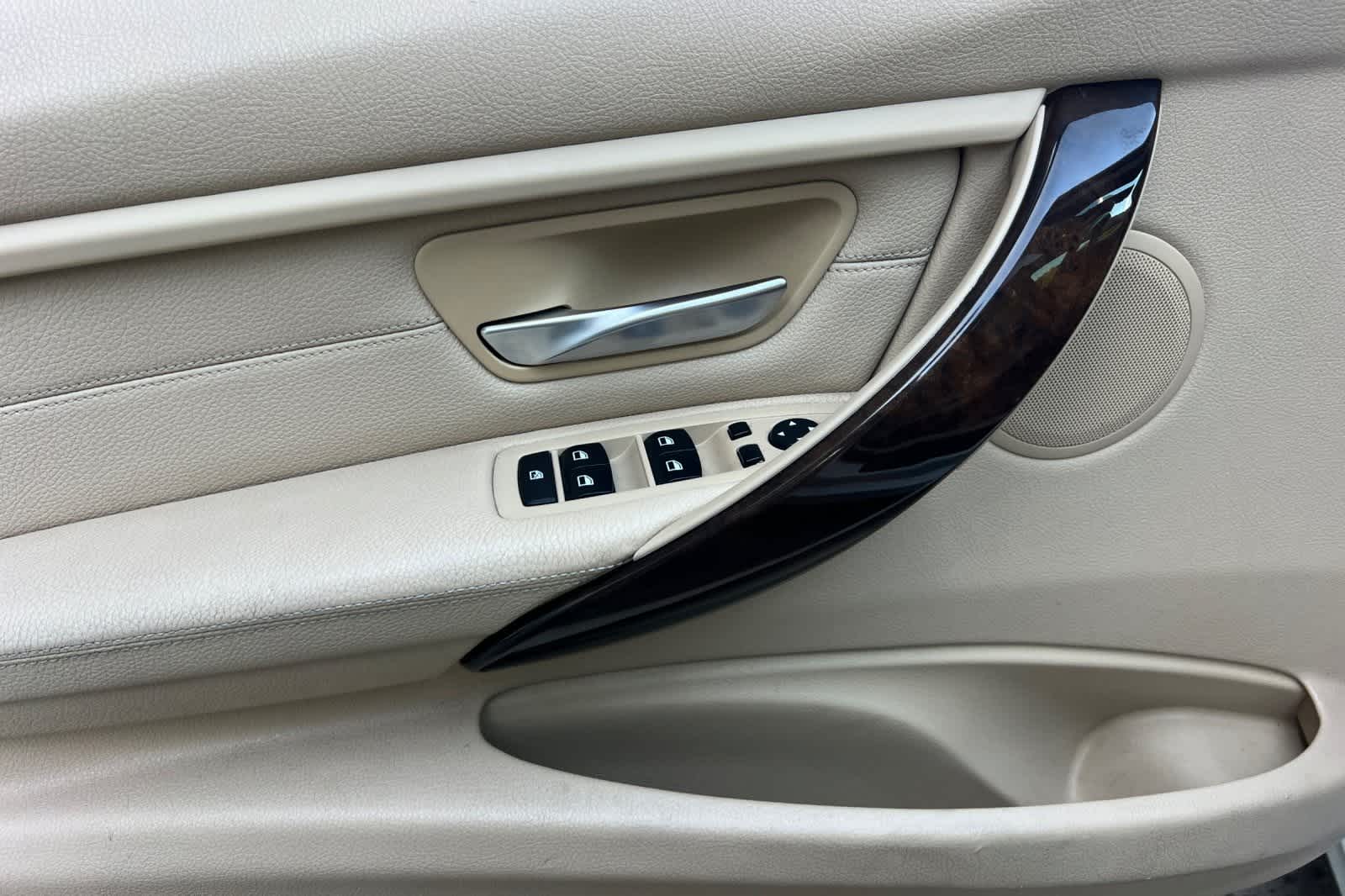 Thumbnail: 2015 BMW 3 Series - 13