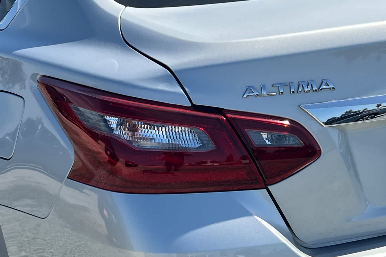 Thumbnail: 2018 Nissan Altima - 13
