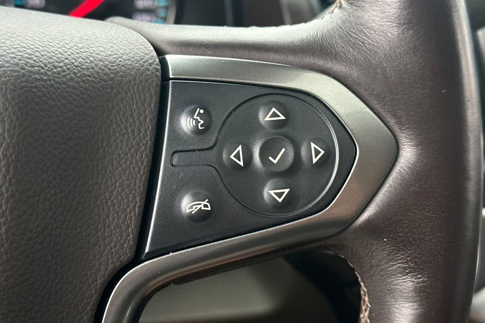 Thumbnail: 2016 Chevrolet Suburban - 33