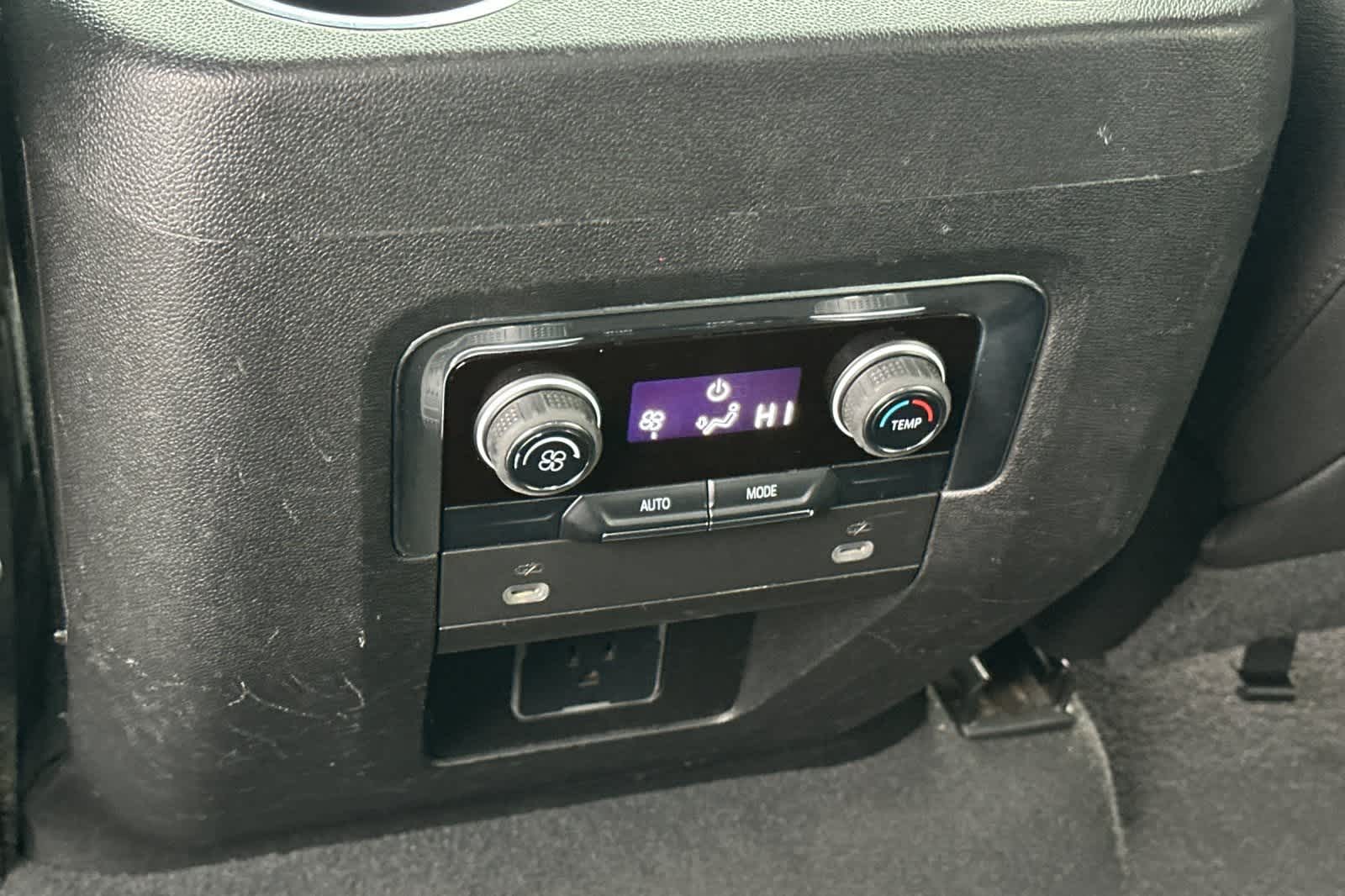 Thumbnail: 2023 Chevrolet Suburban - 15